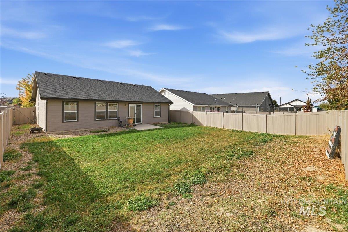 10874 Armuth St., Caldwell, Idaho 83605, 3 Bedrooms, 2 Bathrooms, Residential For Sale, Price $375,000,MLS 99004155
