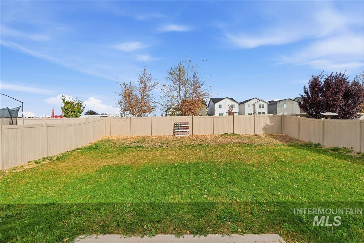 10874 Armuth St., Caldwell, Idaho 83605, 3 Bedrooms, 2 Bathrooms, Residential For Sale, Price $375,000,MLS 99004155