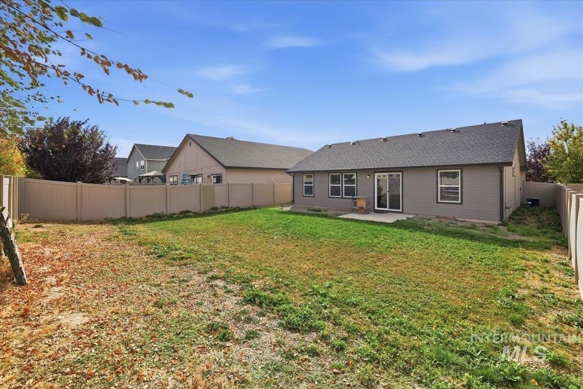 10874 Armuth St., Caldwell, Idaho 83605, 3 Bedrooms, 2 Bathrooms, Residential For Sale, Price $375,000,MLS 99004155