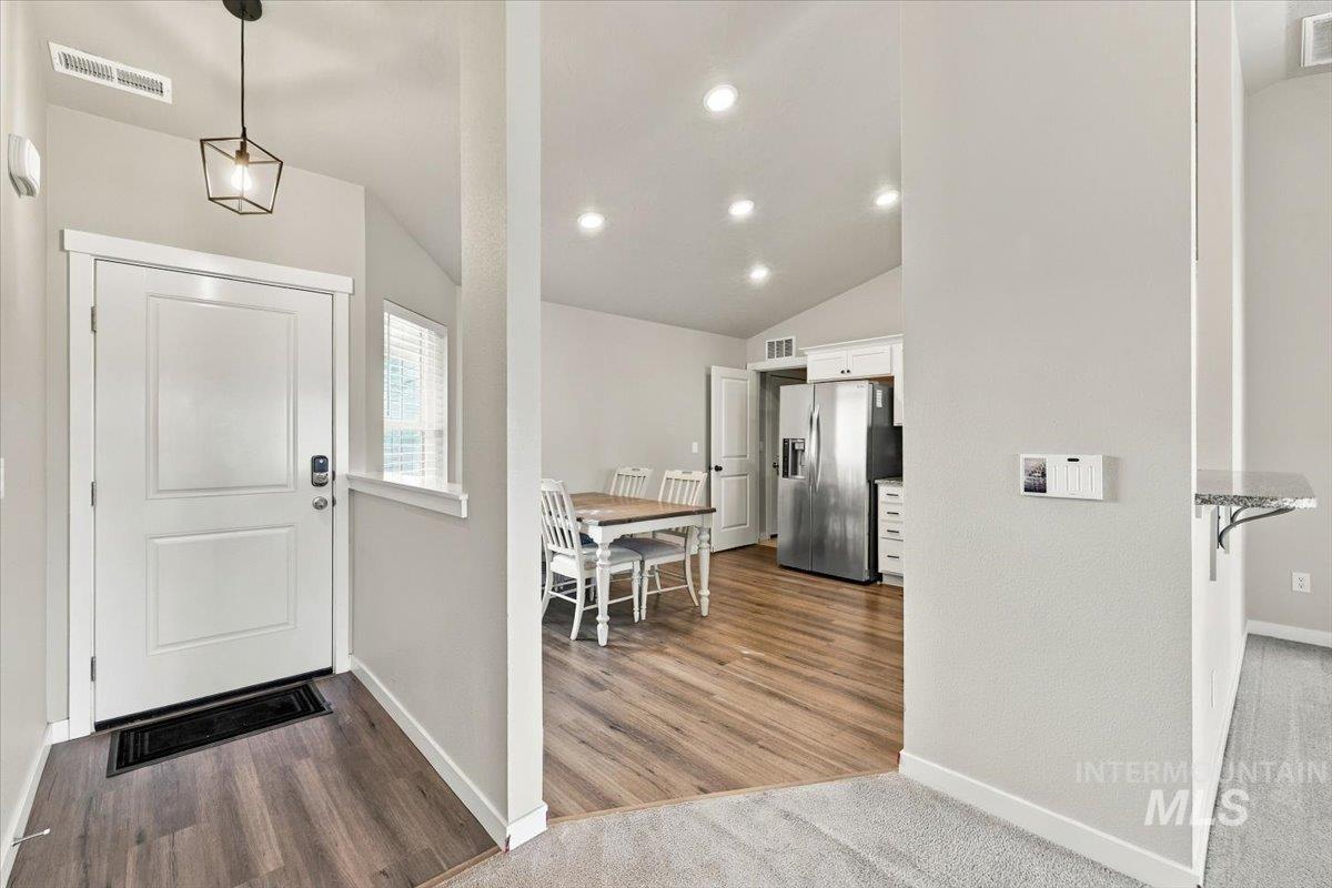 10874 Armuth St., Caldwell, Idaho 83605, 3 Bedrooms, 2 Bathrooms, Residential For Sale, Price $375,000,MLS 99004155