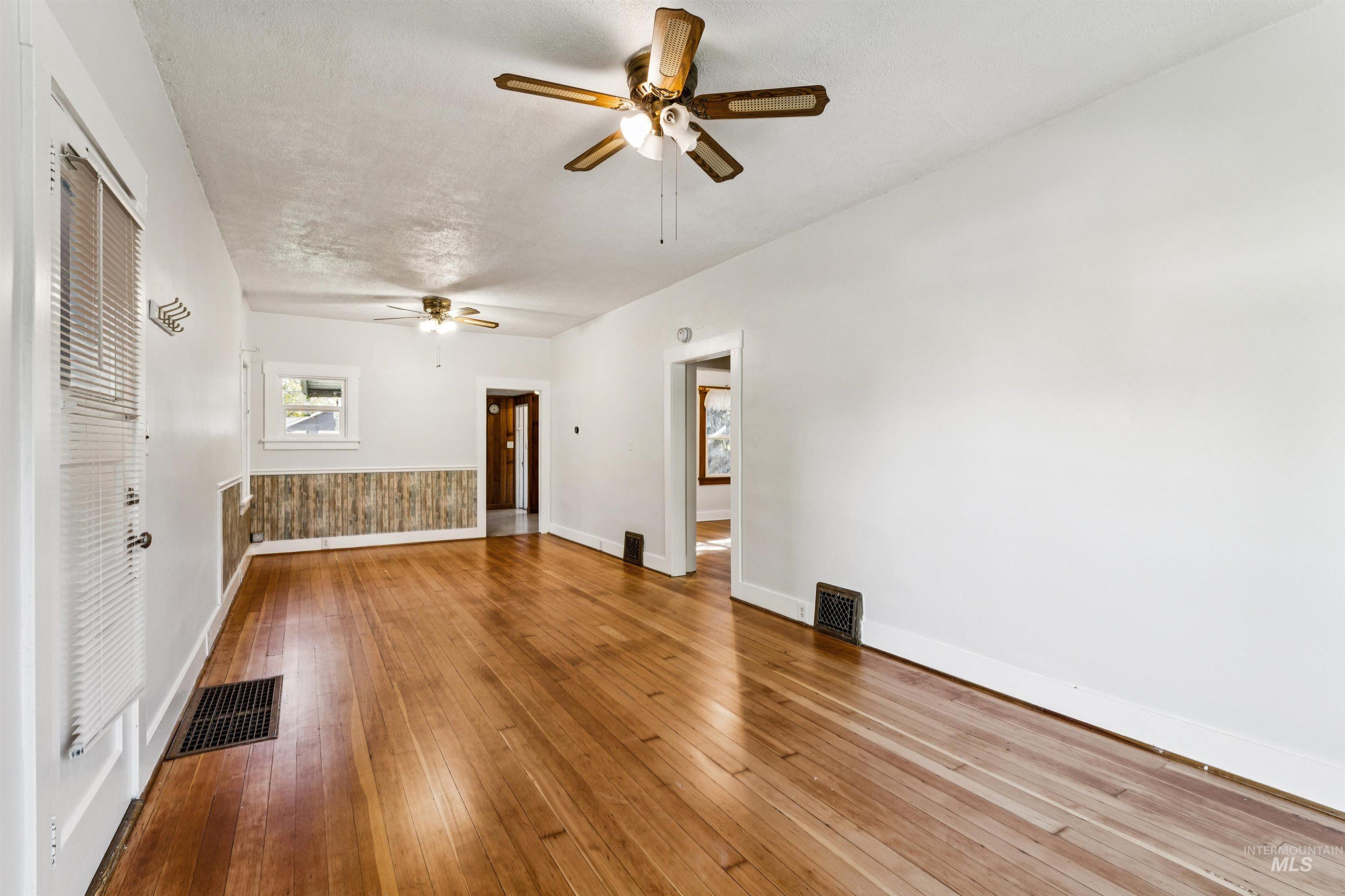 320 6th Ave S, Nampa, Idaho 83651, 2 Bedrooms, 1 Bathroom, Residential For Sale, Price $315,000,MLS 99004159