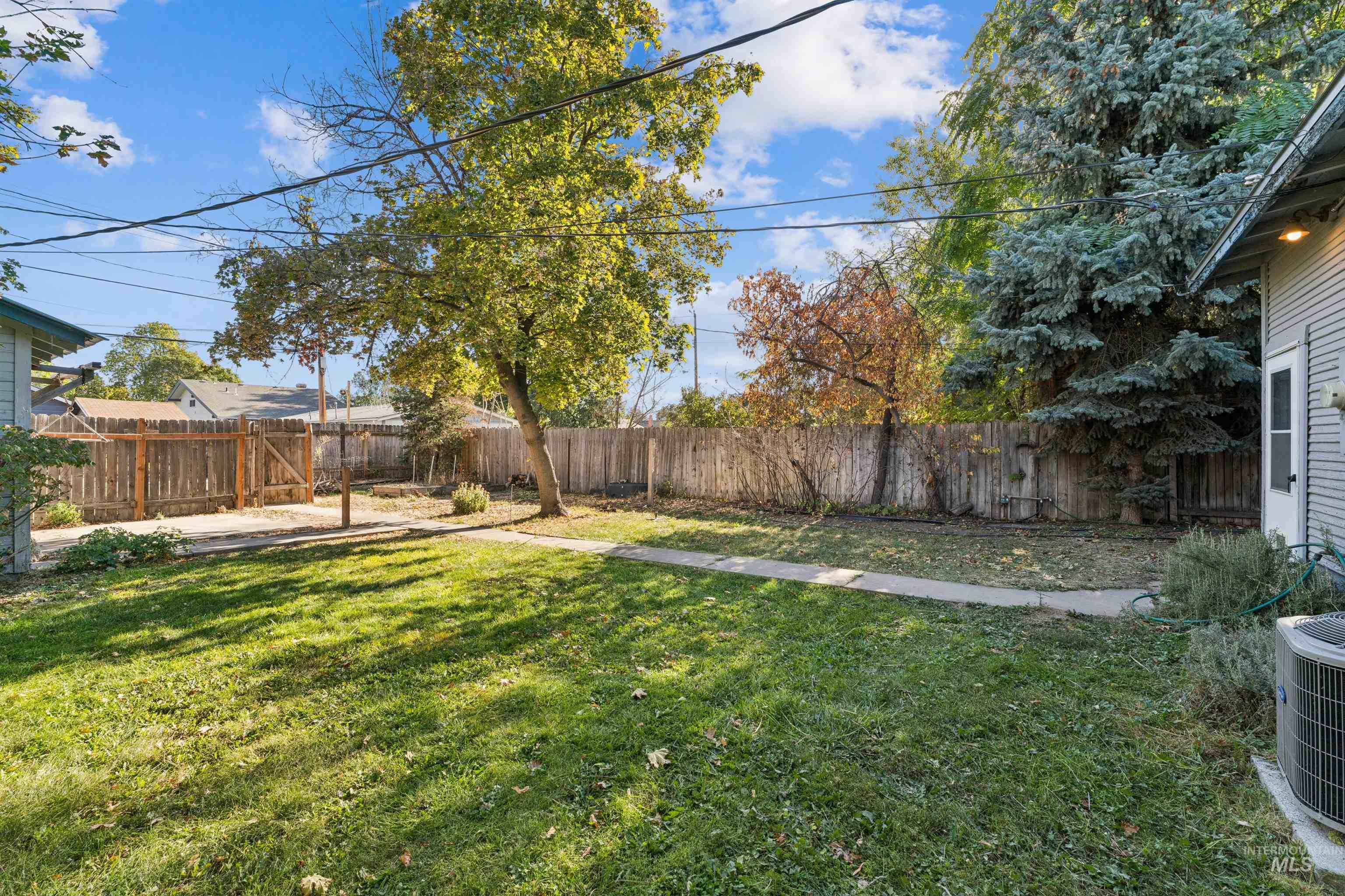 320 6th Ave S, Nampa, Idaho 83651, 2 Bedrooms, 1 Bathroom, Residential For Sale, Price $315,000,MLS 99004159