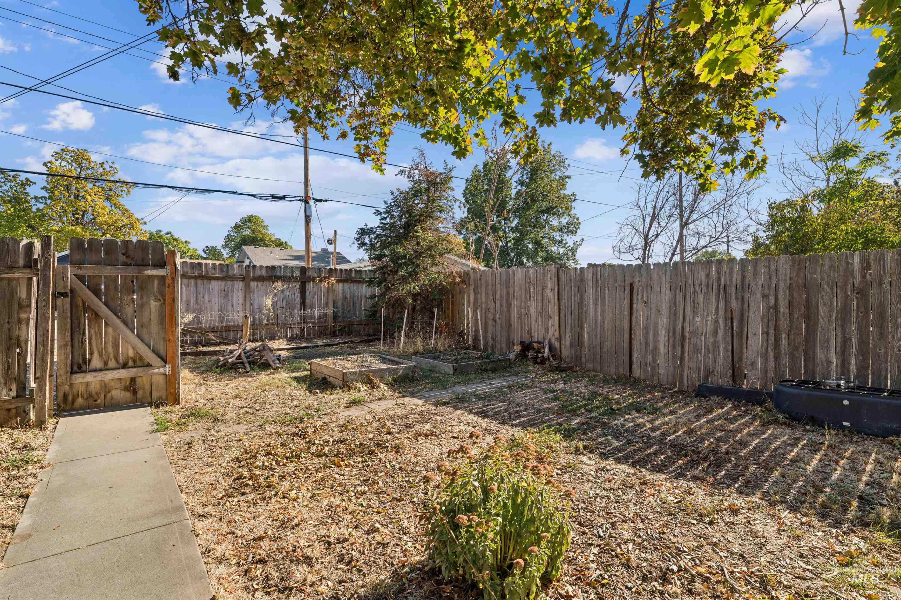 320 6th Ave S, Nampa, Idaho 83651, 2 Bedrooms, 1 Bathroom, Residential For Sale, Price $315,000,MLS 99004159