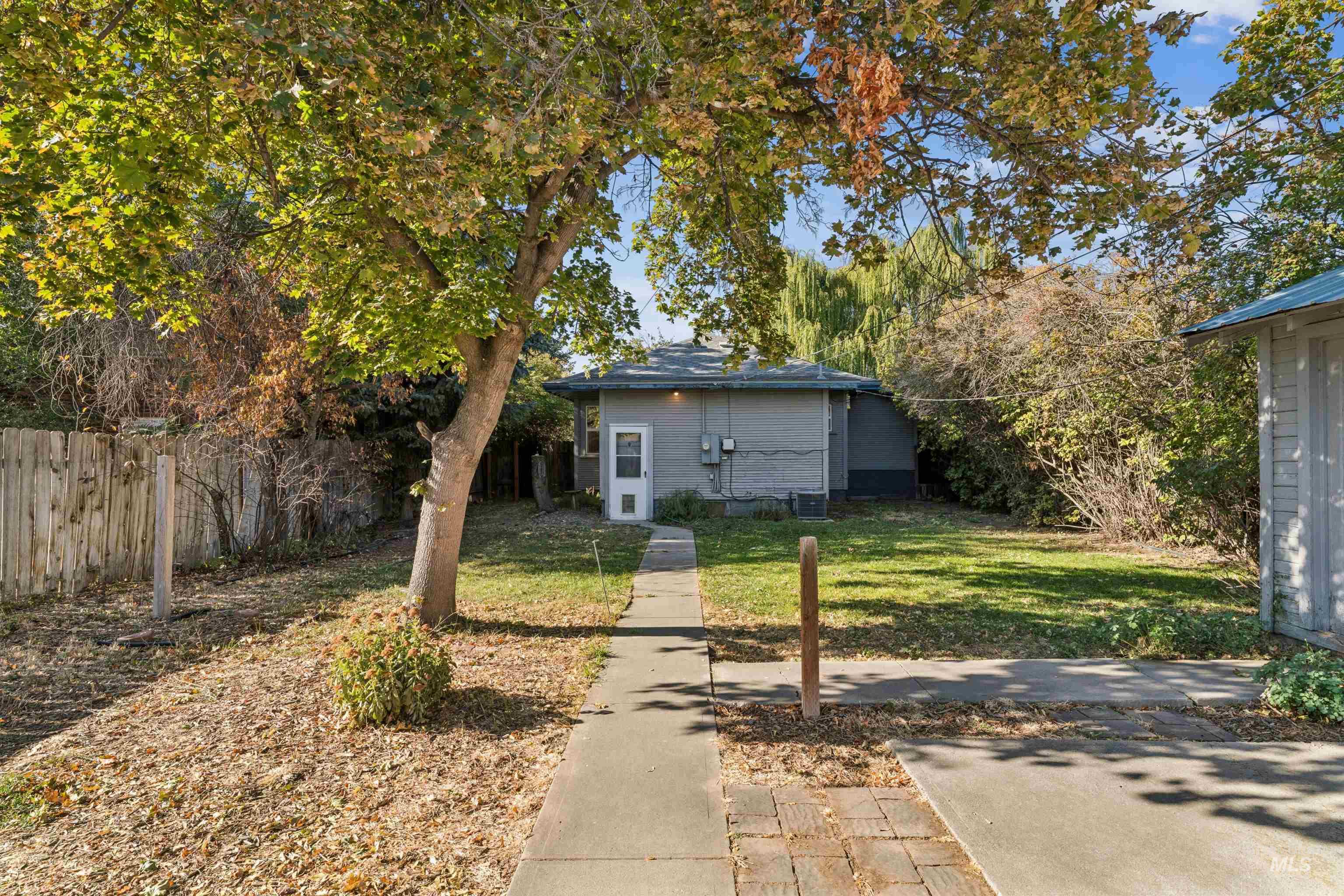 320 6th Ave S, Nampa, Idaho 83651, 2 Bedrooms, 1 Bathroom, Residential For Sale, Price $315,000,MLS 99004159