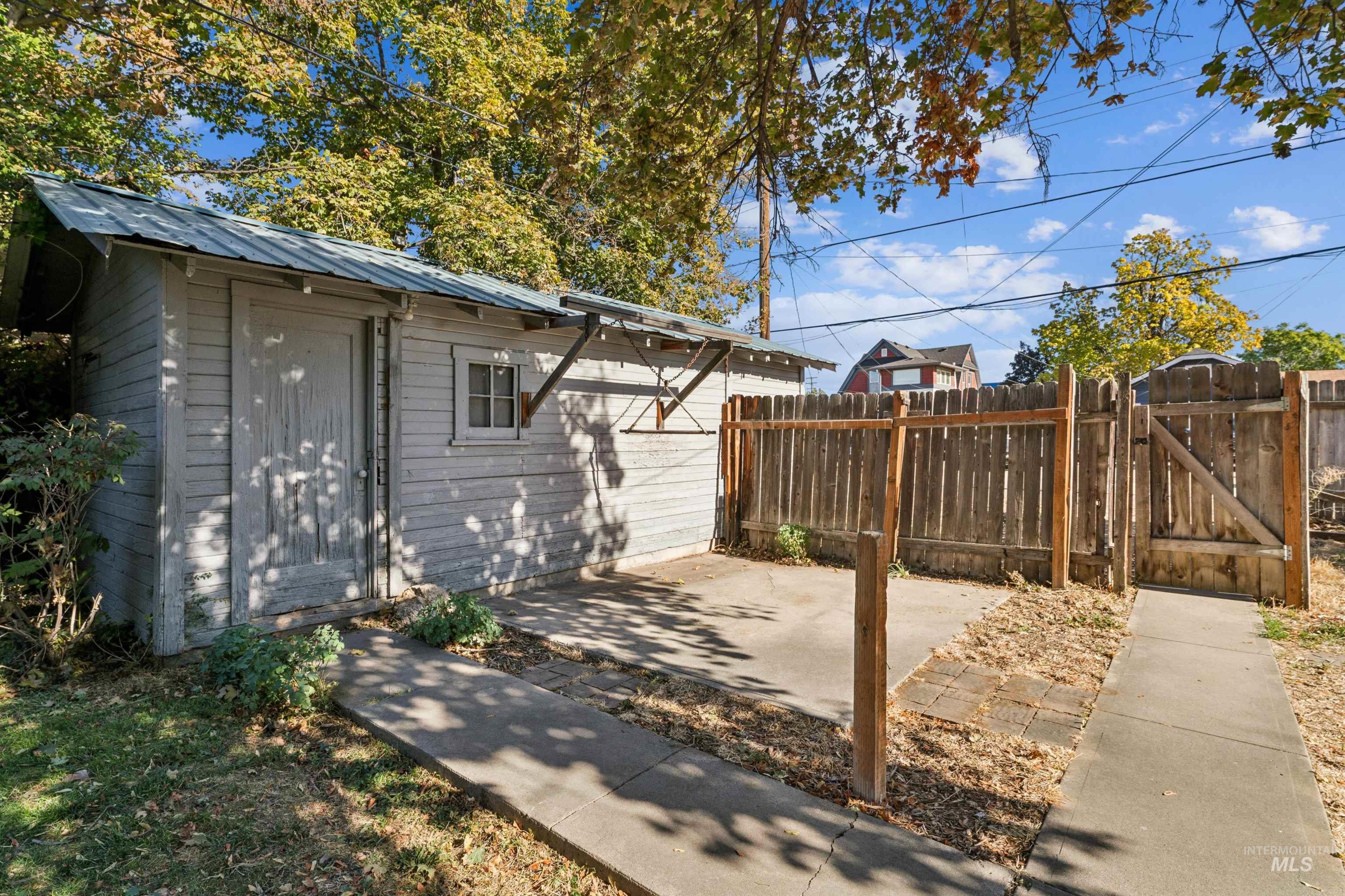 320 6th Ave S, Nampa, Idaho 83651, 2 Bedrooms, 1 Bathroom, Residential For Sale, Price $315,000,MLS 99004159