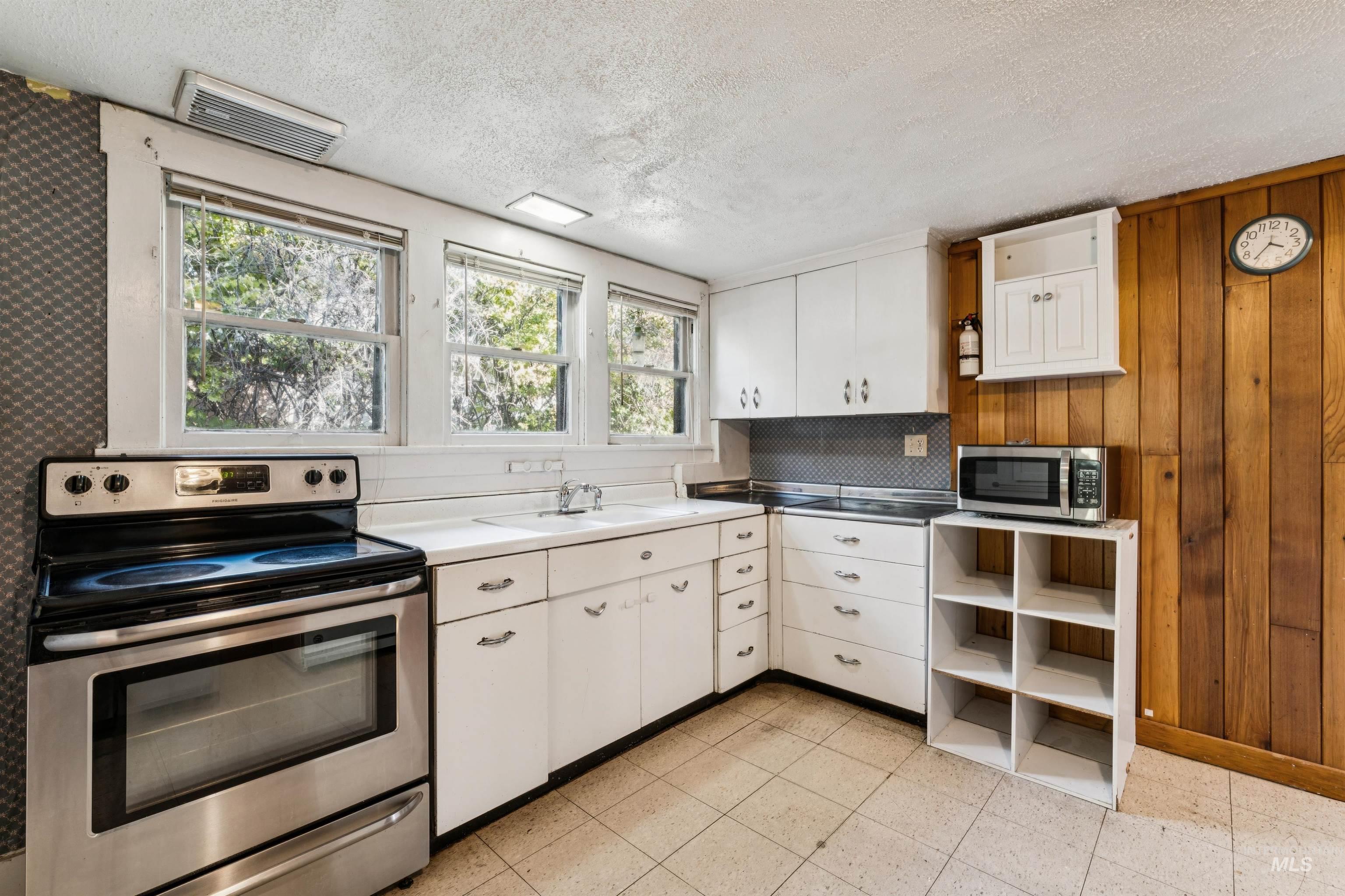 320 6th Ave S, Nampa, Idaho 83651, 2 Bedrooms, 1 Bathroom, Residential For Sale, Price $315,000,MLS 99004159