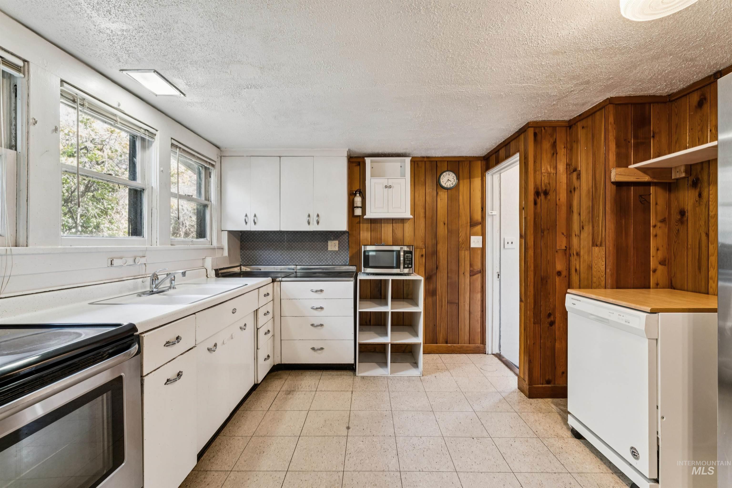 320 6th Ave S, Nampa, Idaho 83651, 2 Bedrooms, 1 Bathroom, Residential For Sale, Price $315,000,MLS 99004159