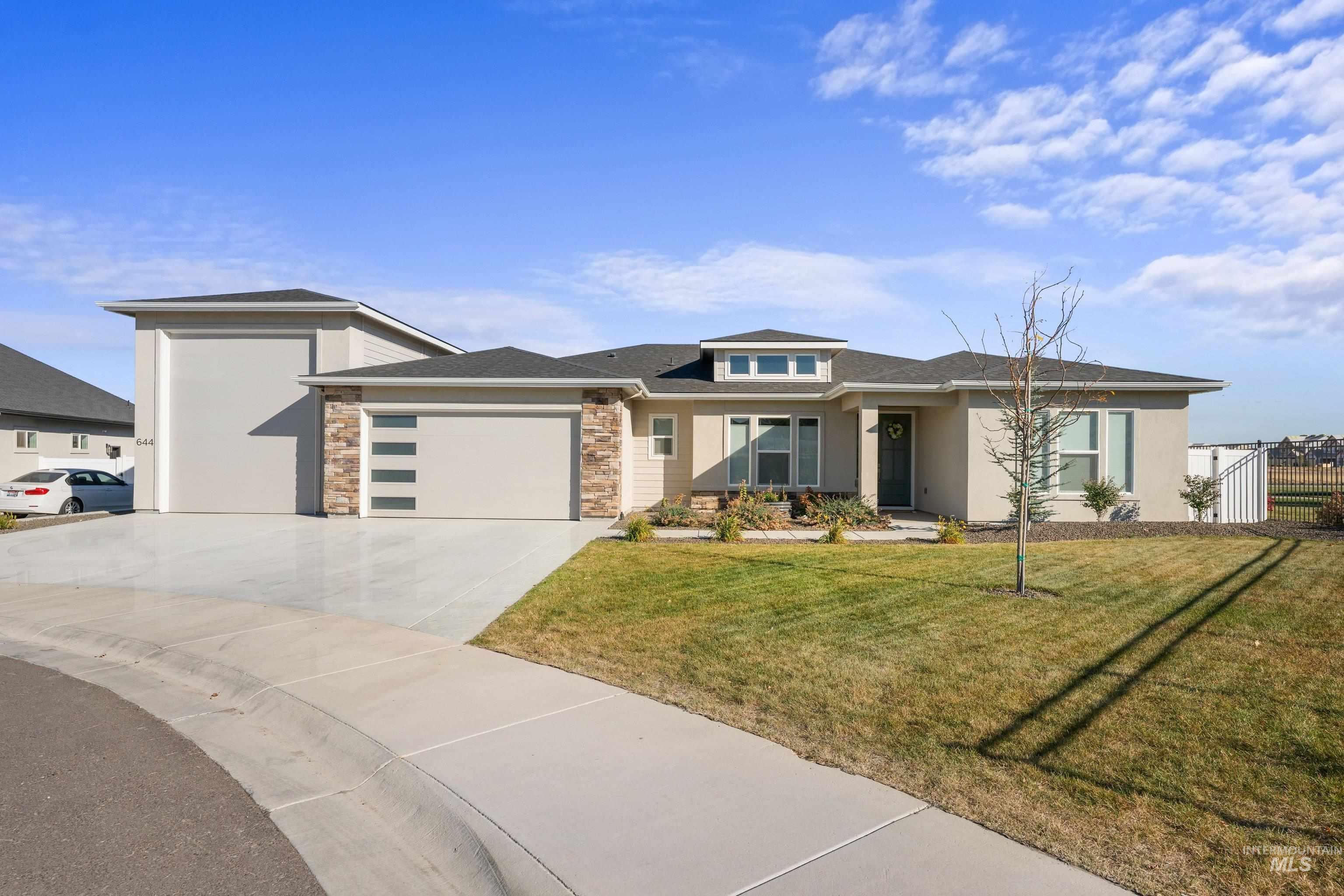 644 E Jarvis Ct., Meridian, Idaho 83642, 3 Bedrooms, 2.5 Bathrooms, Residential For Sale, Price $919,900,MLS 99004162