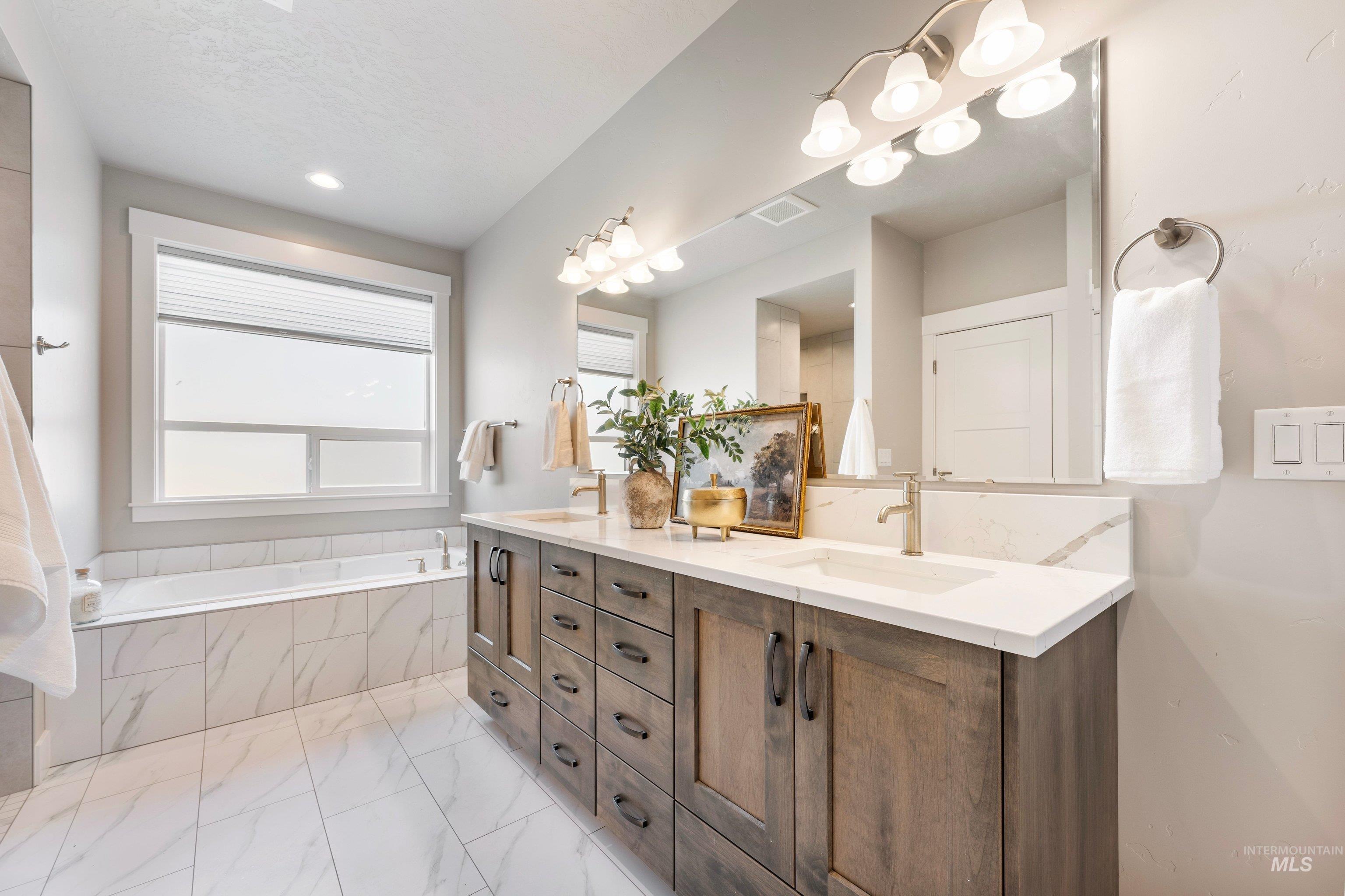 644 E Jarvis Ct., Meridian, Idaho 83642, 3 Bedrooms, 2.5 Bathrooms, Residential For Sale, Price $919,900,MLS 99004162