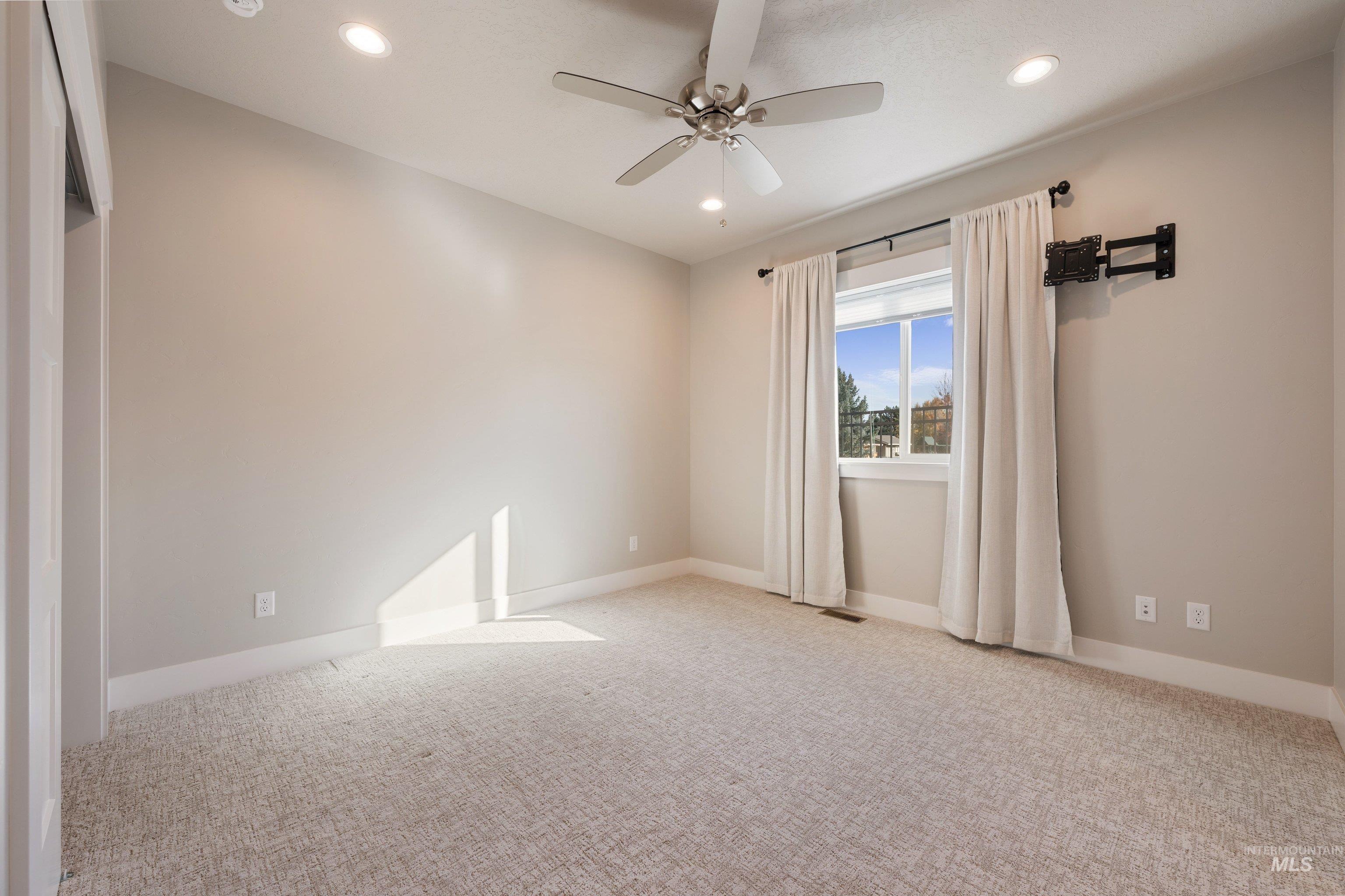 644 E Jarvis Ct., Meridian, Idaho 83642, 3 Bedrooms, 2.5 Bathrooms, Residential For Sale, Price $919,900,MLS 99004162
