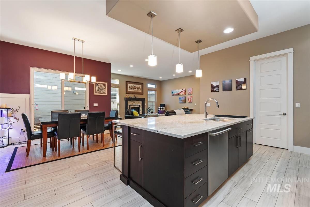 2966 S S Shadywood Way, Boise, Idaho 83716, 3 Bedrooms, 2.5 Bathrooms, Residential For Sale, Price $910,800,MLS 99004165