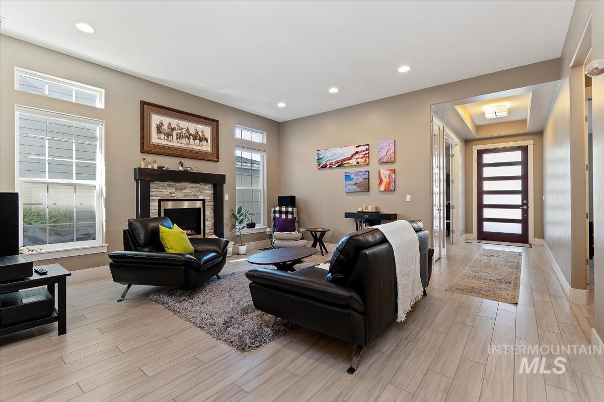 2966 S S Shadywood Way, Boise, Idaho 83716, 3 Bedrooms, 2.5 Bathrooms, Residential For Sale, Price $910,800,MLS 99004165