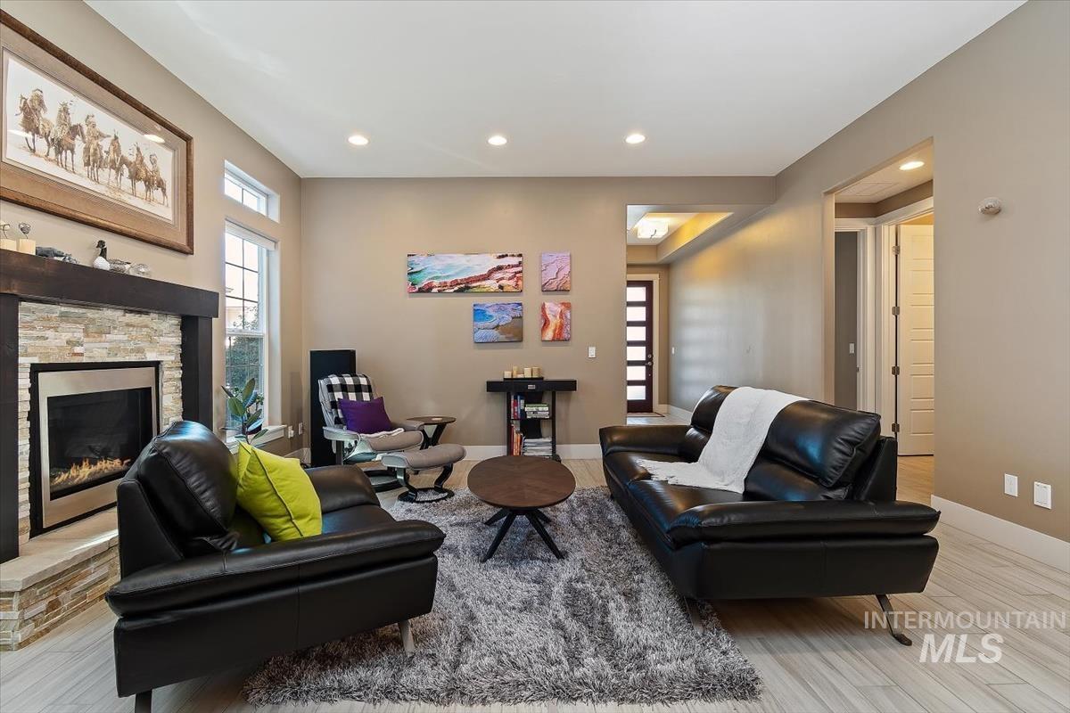 2966 S S Shadywood Way, Boise, Idaho 83716, 3 Bedrooms, 2.5 Bathrooms, Residential For Sale, Price $910,800,MLS 99004165