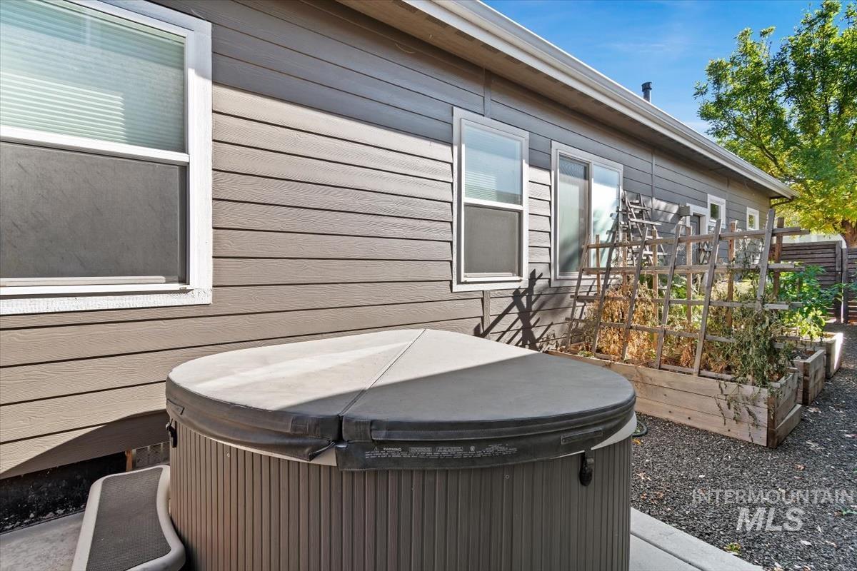 2966 S S Shadywood Way, Boise, Idaho 83716, 3 Bedrooms, 2.5 Bathrooms, Residential For Sale, Price $910,800,MLS 99004165