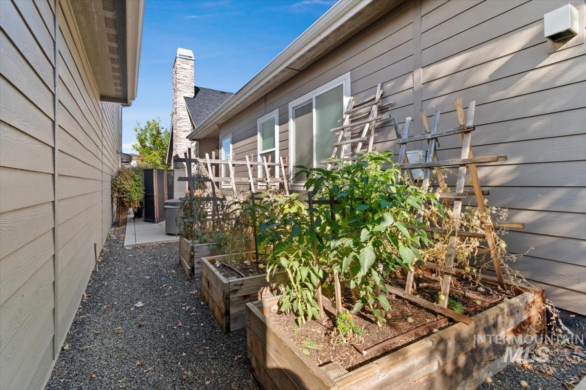 2966 S S Shadywood Way, Boise, Idaho 83716, 3 Bedrooms, 2.5 Bathrooms, Residential For Sale, Price $910,800,MLS 99004165