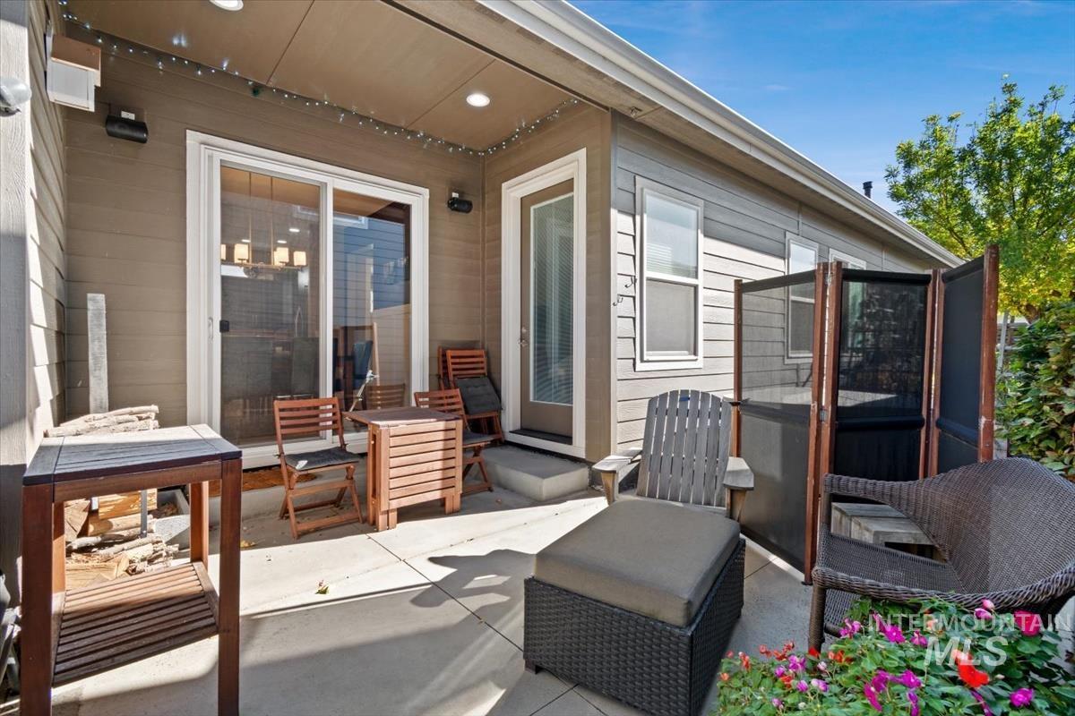 2966 S S Shadywood Way, Boise, Idaho 83716, 3 Bedrooms, 2.5 Bathrooms, Residential For Sale, Price $910,800,MLS 99004165