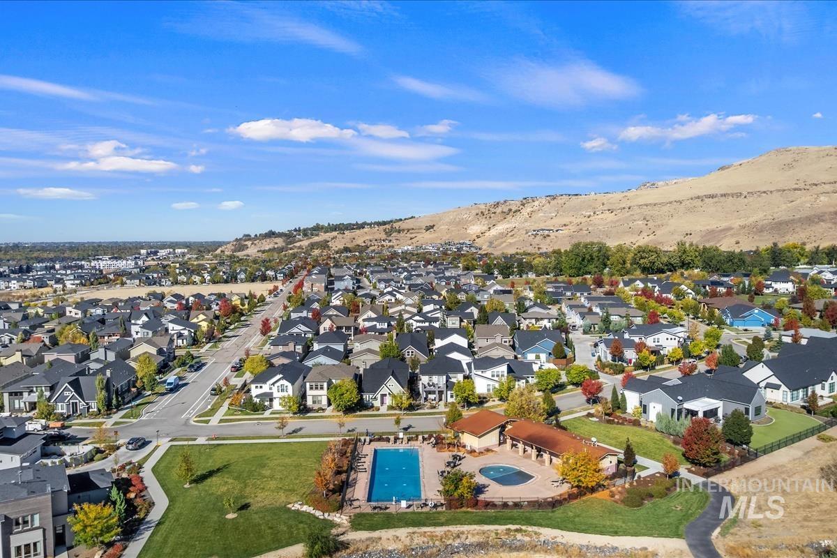 2966 S S Shadywood Way, Boise, Idaho 83716, 3 Bedrooms, 2.5 Bathrooms, Residential For Sale, Price $910,800,MLS 99004165