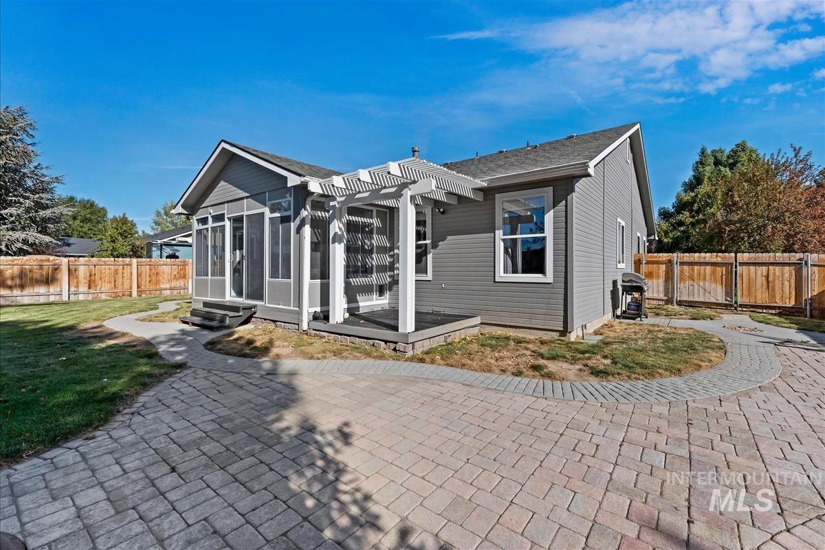 10217 N Blacktail Ave, Boise, Idaho 83714, 3 Bedrooms, 2 Bathrooms, Residential For Sale, Price $535,000, 99004167
