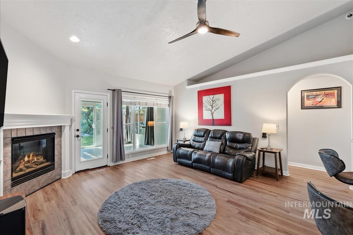 10217 N Blacktail Ave, Boise, Idaho 83714, 3 Bedrooms, 2 Bathrooms, Residential For Sale, Price $535,000, 99004167