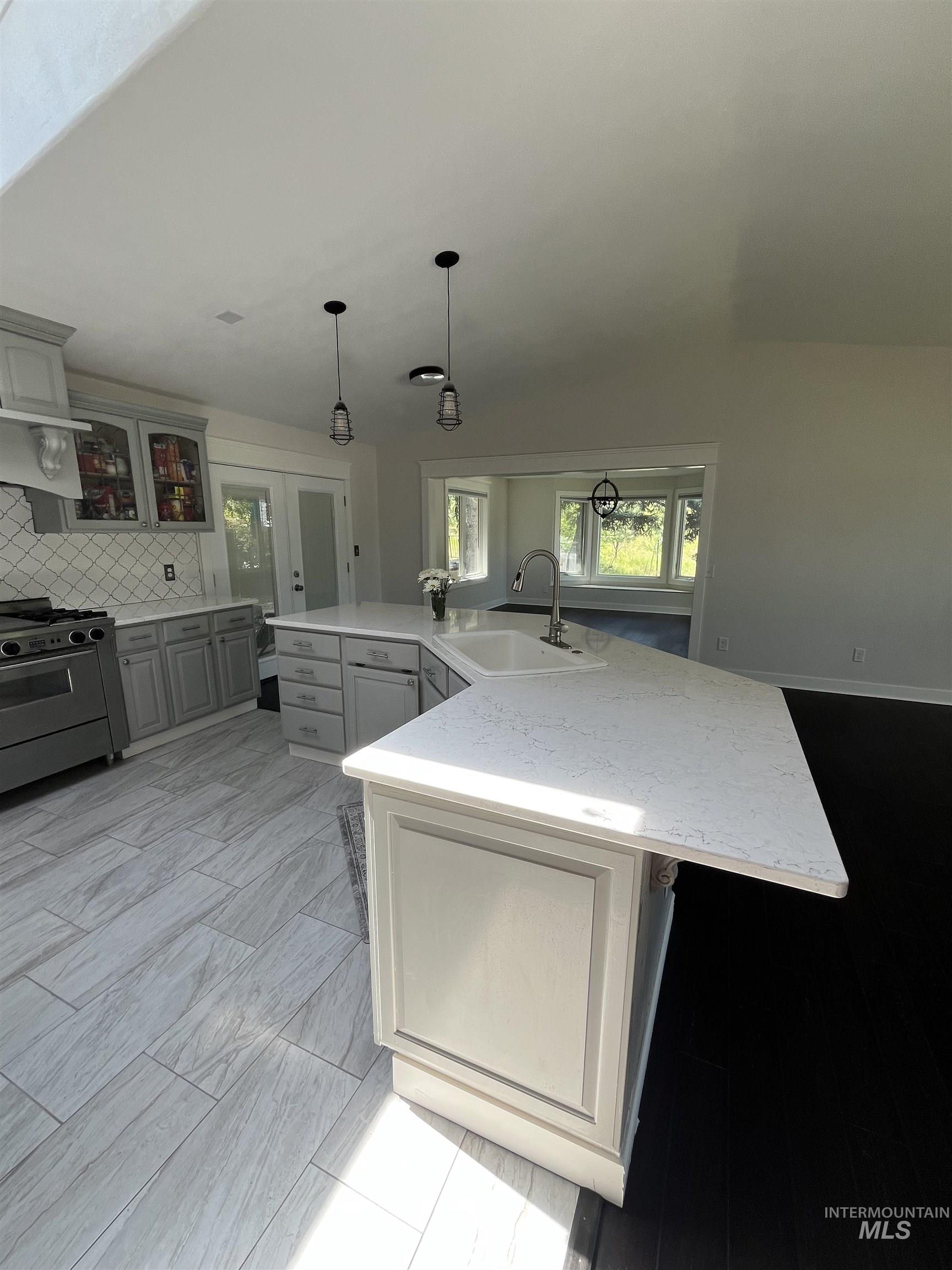 1024 El Cajon, Moscow, Idaho 83844, 5 Bedrooms, 3 Bathrooms, Residential For Sale, Price $698,000,MLS 99004174