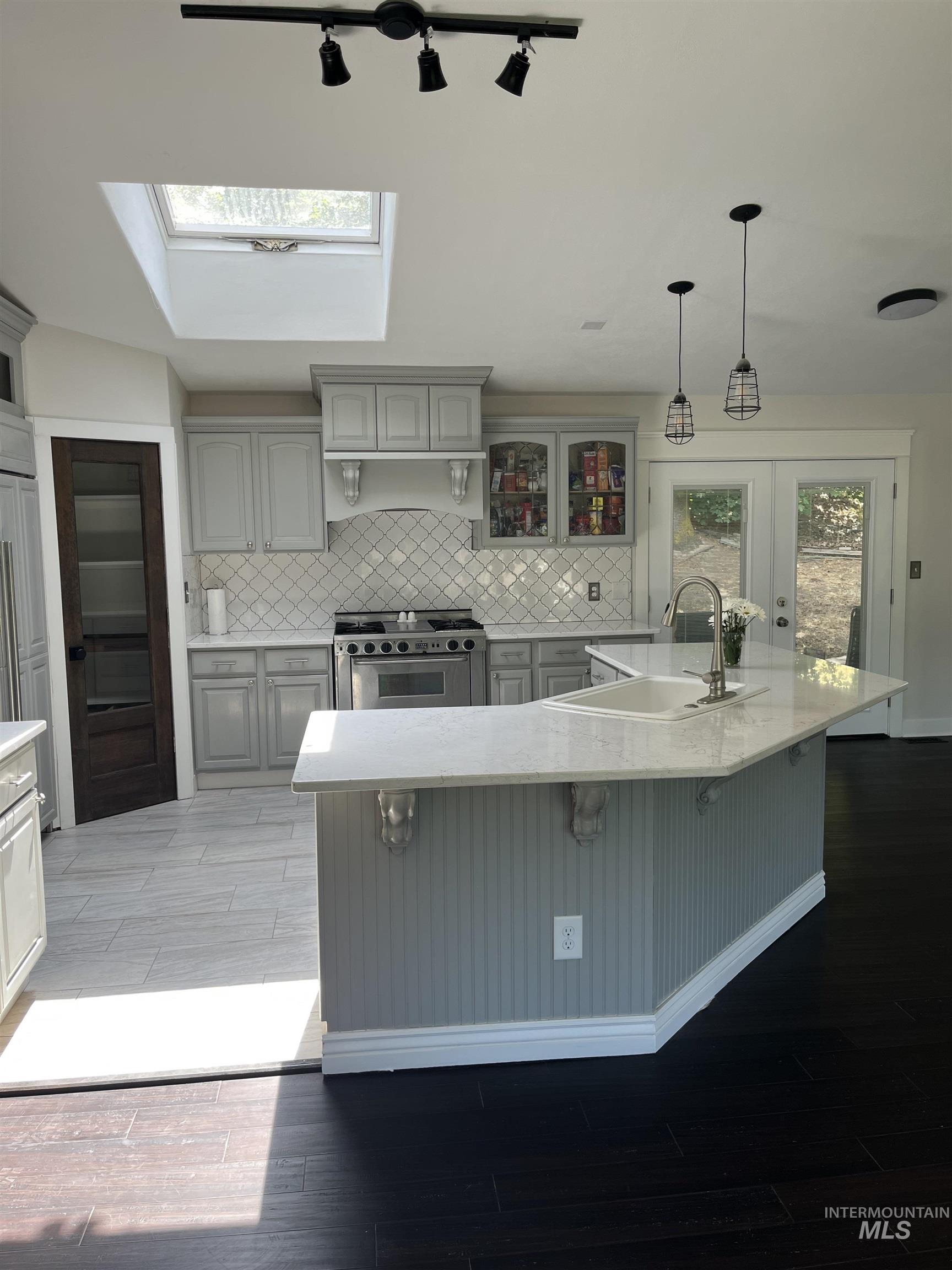 1024 El Cajon, Moscow, Idaho 83844, 5 Bedrooms, 3 Bathrooms, Residential For Sale, Price $698,000,MLS 99004174