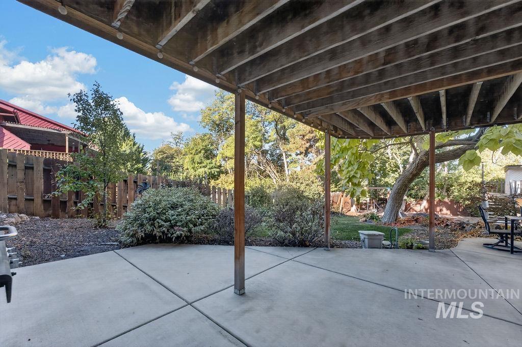 1810 Primrose Dr, Nampa, Idaho 83686, 4 Bedrooms, 2 Bathrooms, Residential For Sale, Price $670,000, 99004175