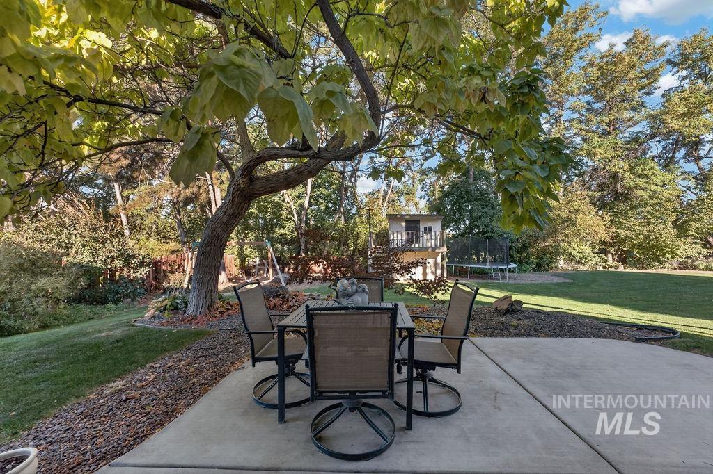 1810 Primrose Dr, Nampa, Idaho 83686, 4 Bedrooms, 2 Bathrooms, Residential For Sale, Price $670,000, 99004175
