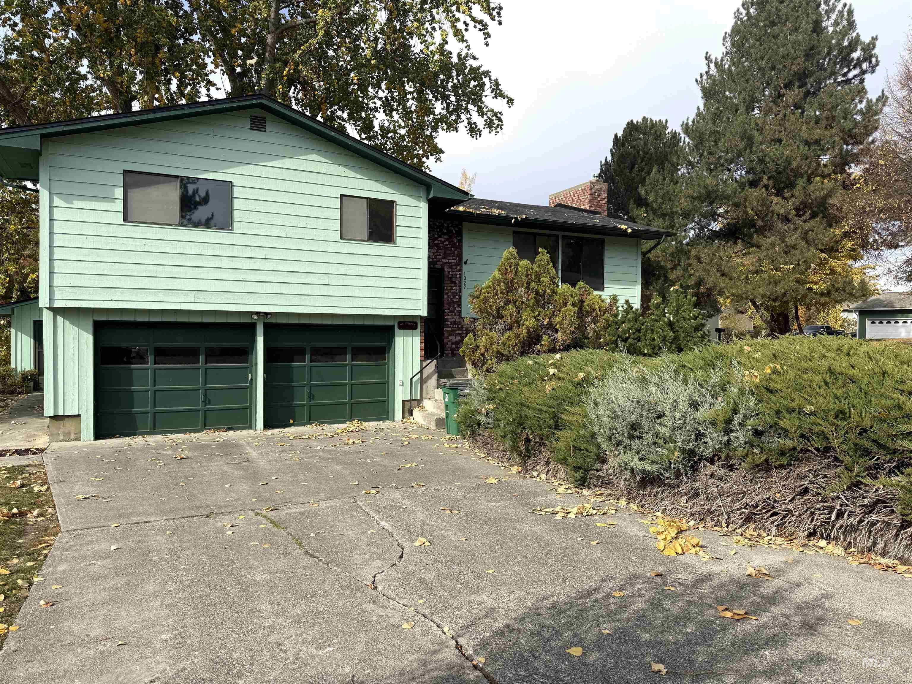 1329 Tamarack, Moscow, Idaho 83843, 4 Bedrooms, 3 Bathrooms, Residential For Sale, Price $549,000, 99004177