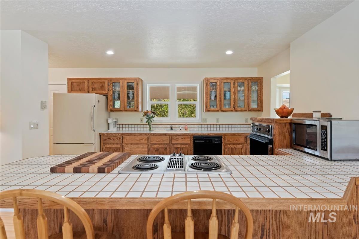 2687 West Fork Rd, Fruitvale, Idaho 83612, 2 Bedrooms, 2 Bathrooms, Residential For Sale, Price $774,900,MLS 99004183