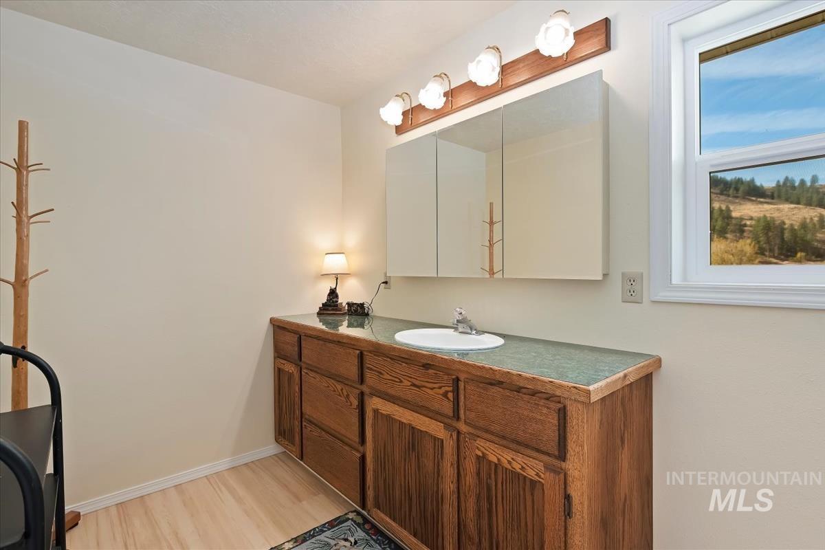 2687 West Fork Rd, Fruitvale, Idaho 83612, 2 Bedrooms, 2 Bathrooms, Residential For Sale, Price $774,900,MLS 99004183