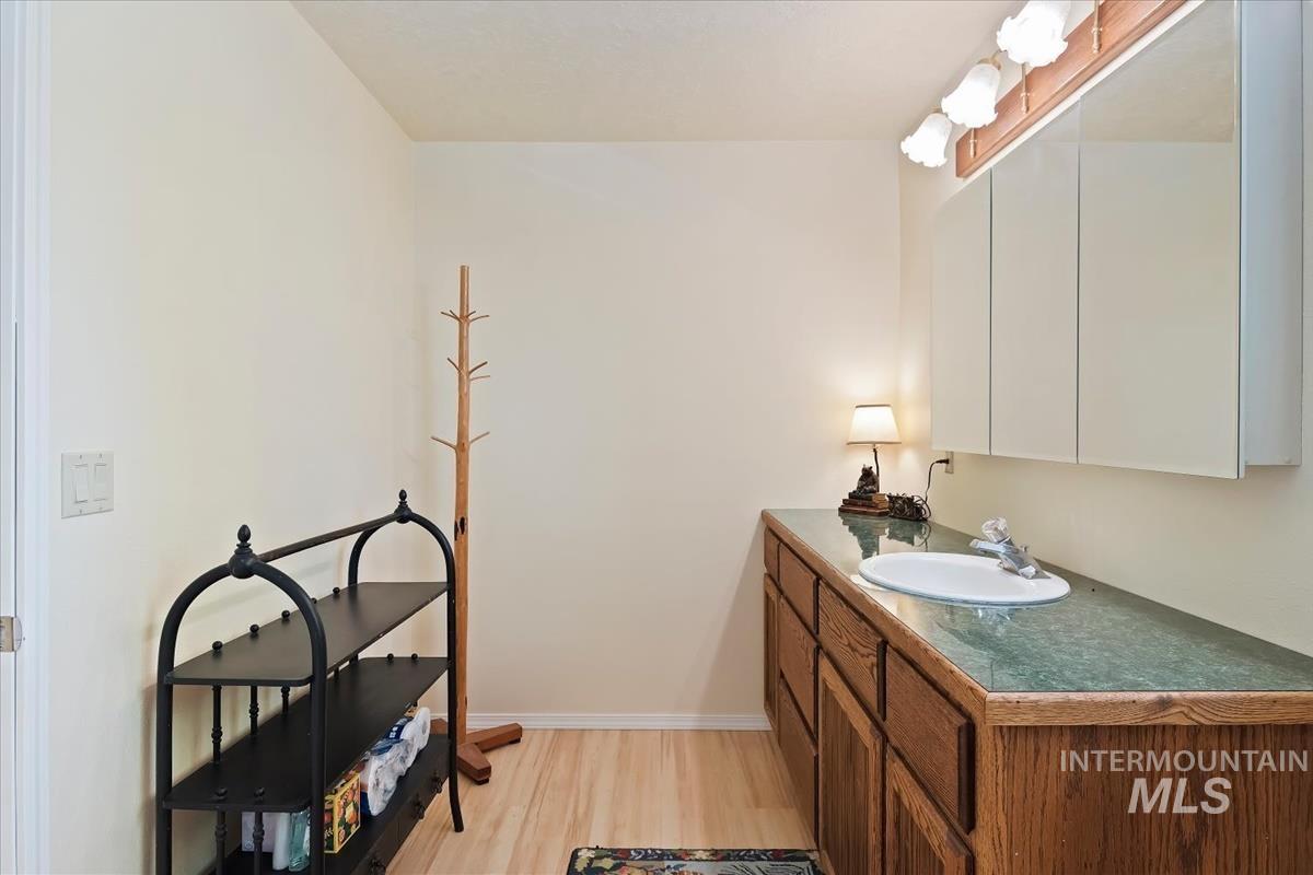 2687 West Fork Rd, Fruitvale, Idaho 83612, 2 Bedrooms, 2 Bathrooms, Residential For Sale, Price $774,900,MLS 99004183