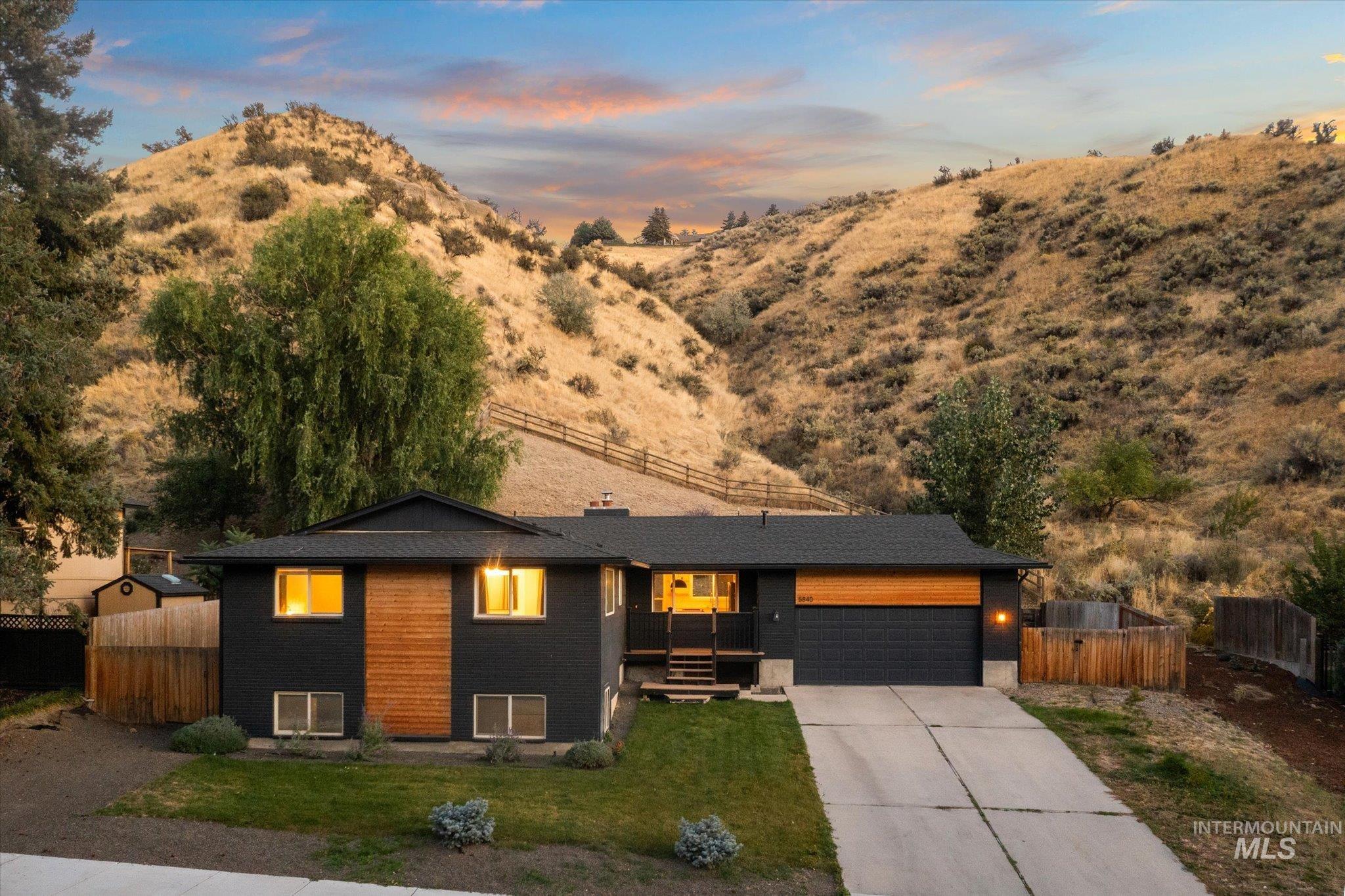 5840 N Collister Dr, Boise, Idaho 83703, 4 Bedrooms, 3 Bathrooms, Residential For Sale, Price $950,000,MLS 99004188