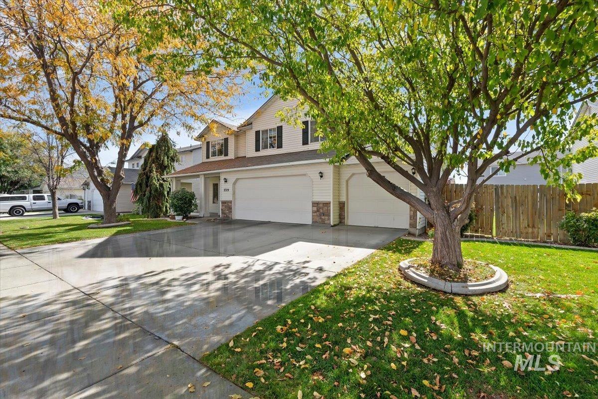 2319 W Lake Pointe Ct, Nampa, Idaho 83651, 4 Bedrooms, 2.5 Bathrooms, Residential For Sale, Price $440,000,MLS 99004193