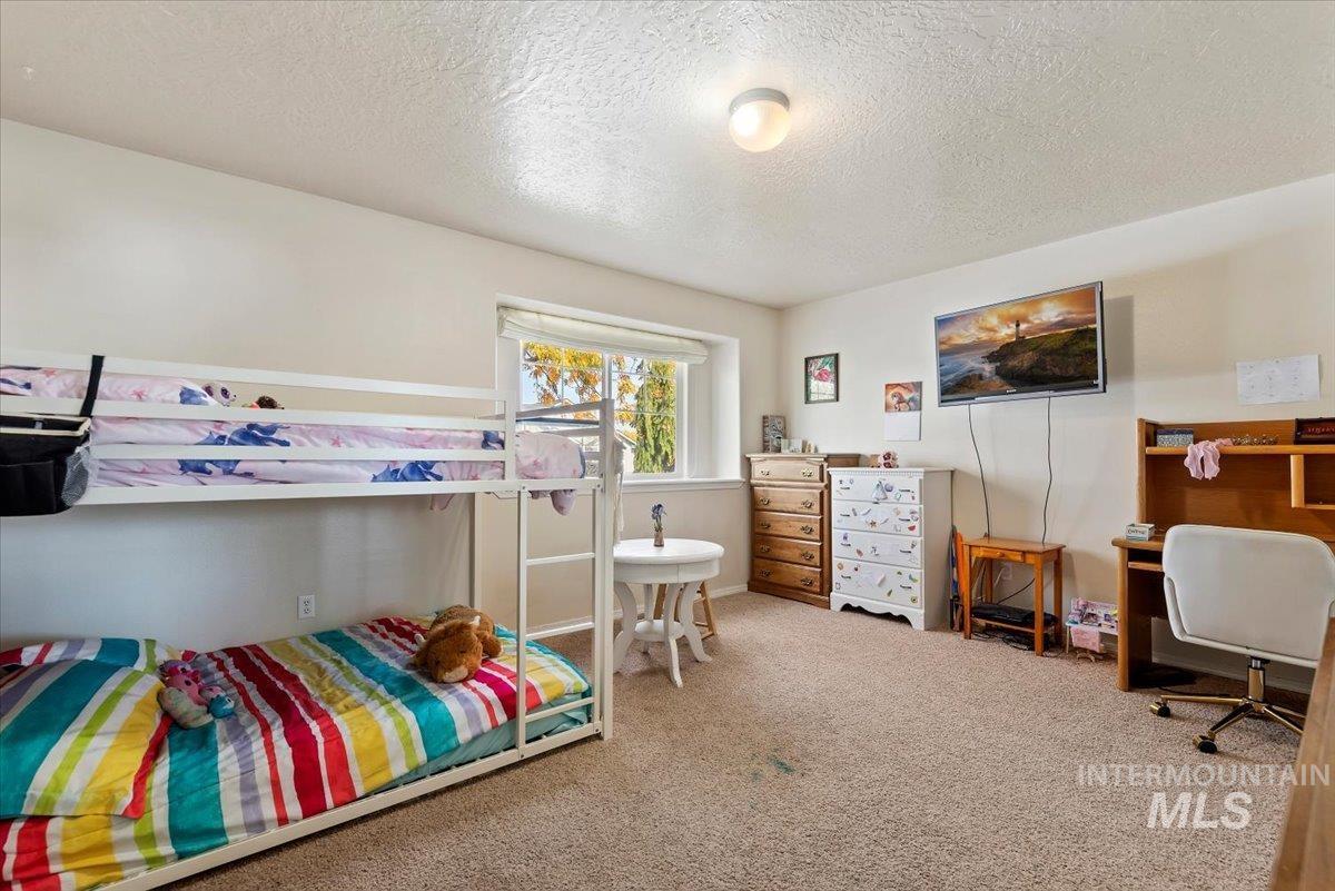 2319 W Lake Pointe Ct, Nampa, Idaho 83651, 4 Bedrooms, 2.5 Bathrooms, Residential For Sale, Price $440,000,MLS 99004193