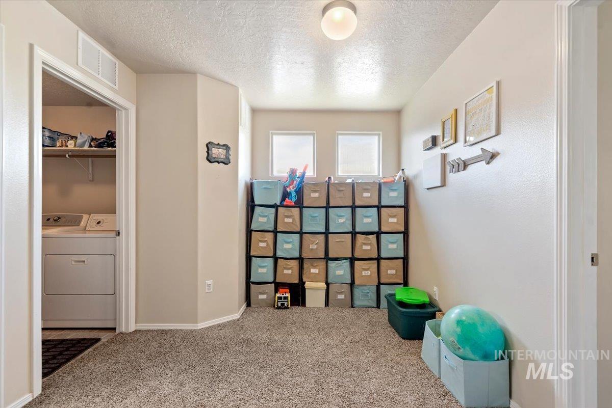 2319 W Lake Pointe Ct, Nampa, Idaho 83651, 4 Bedrooms, 2.5 Bathrooms, Residential For Sale, Price $440,000,MLS 99004193