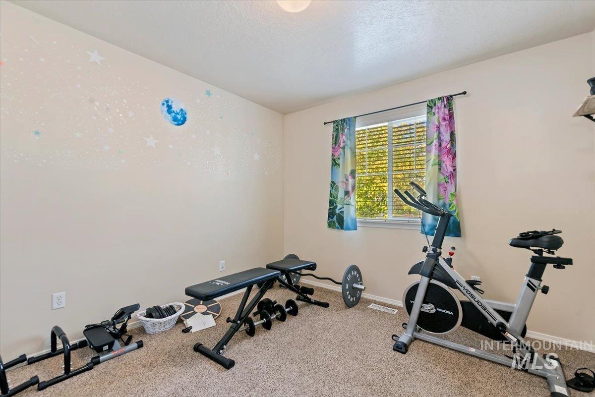 2319 W Lake Pointe Ct, Nampa, Idaho 83651, 4 Bedrooms, 2.5 Bathrooms, Residential For Sale, Price $440,000,MLS 99004193