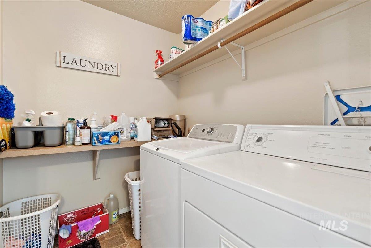 2319 W Lake Pointe Ct, Nampa, Idaho 83651, 4 Bedrooms, 2.5 Bathrooms, Residential For Sale, Price $440,000,MLS 99004193