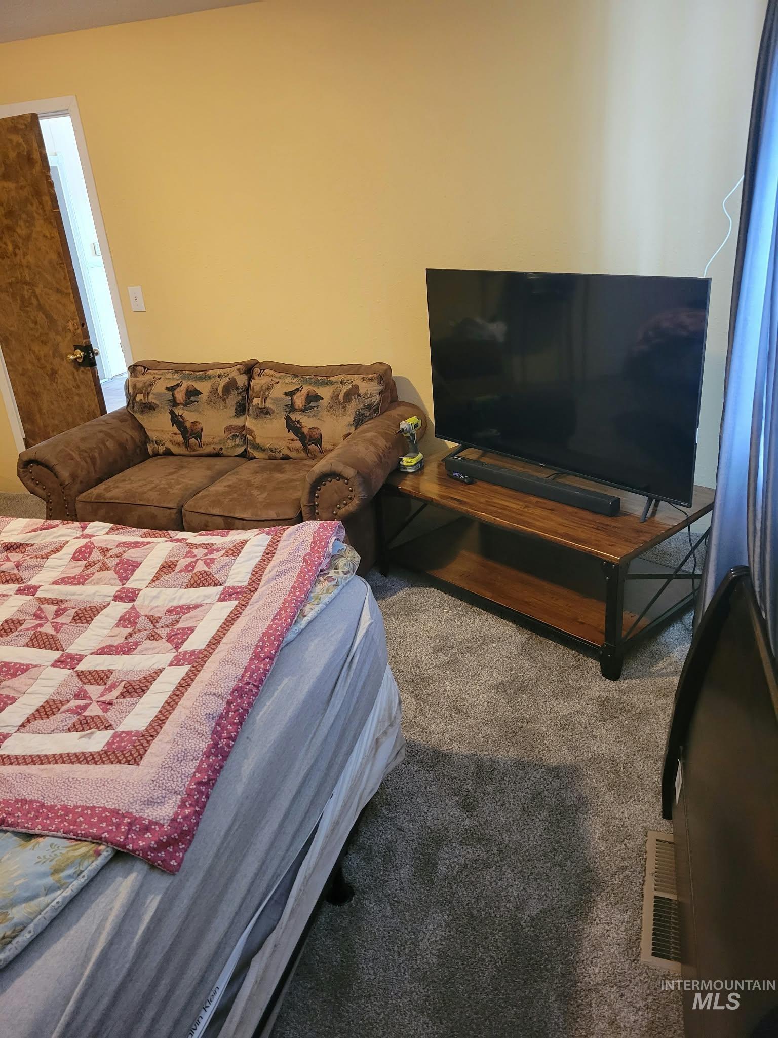 1130 20th Avenue, Clarkston, Washington 99403, 5 Bedrooms, 1 Bathroom, Residential For Sale, Price $350,000,MLS 99004196