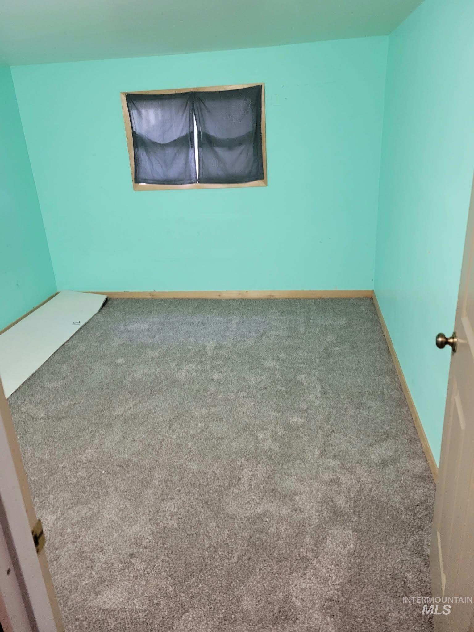 1130 20th Avenue, Clarkston, Washington 99403, 5 Bedrooms, 1 Bathroom, Residential For Sale, Price $350,000,MLS 99004196