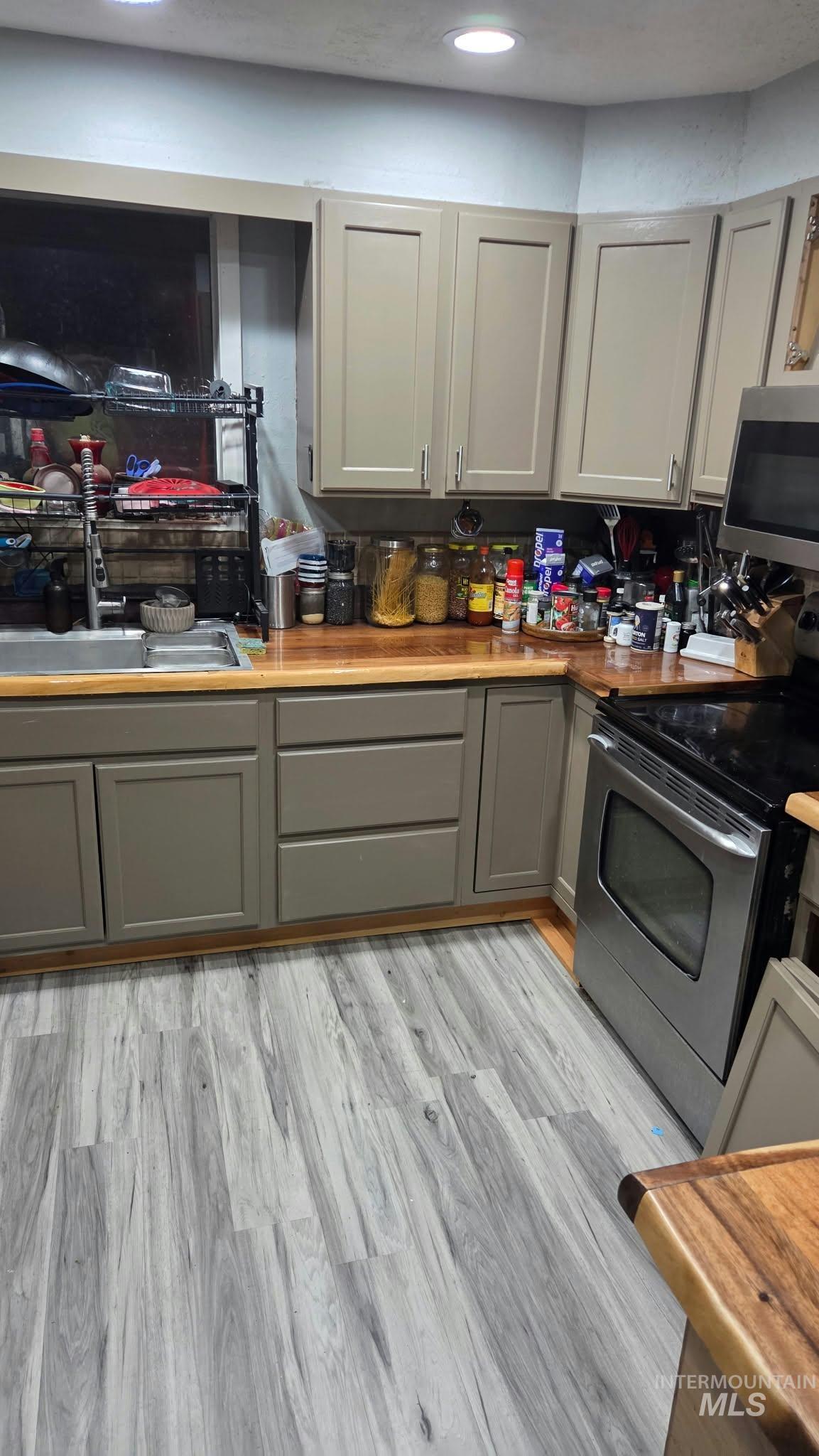 1130 20th Avenue, Clarkston, Washington 99403, 5 Bedrooms, 1 Bathroom, Residential For Sale, Price $350,000,MLS 99004196