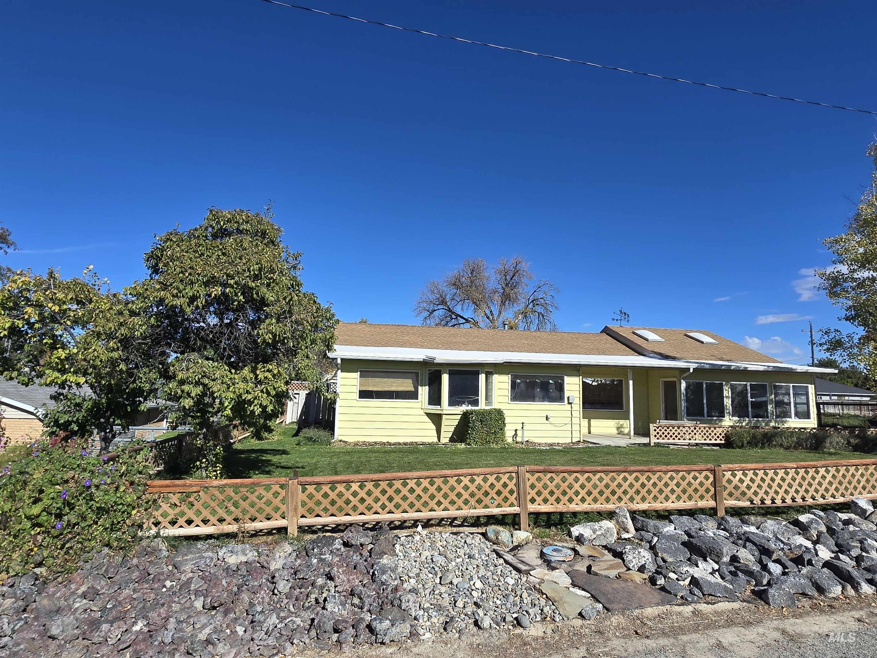 610 Monroe St. West, Kimberly, Idaho 83341, 3 Bedrooms, 2 Bathrooms, Residential For Sale, Price $324,900,MLS 99004197