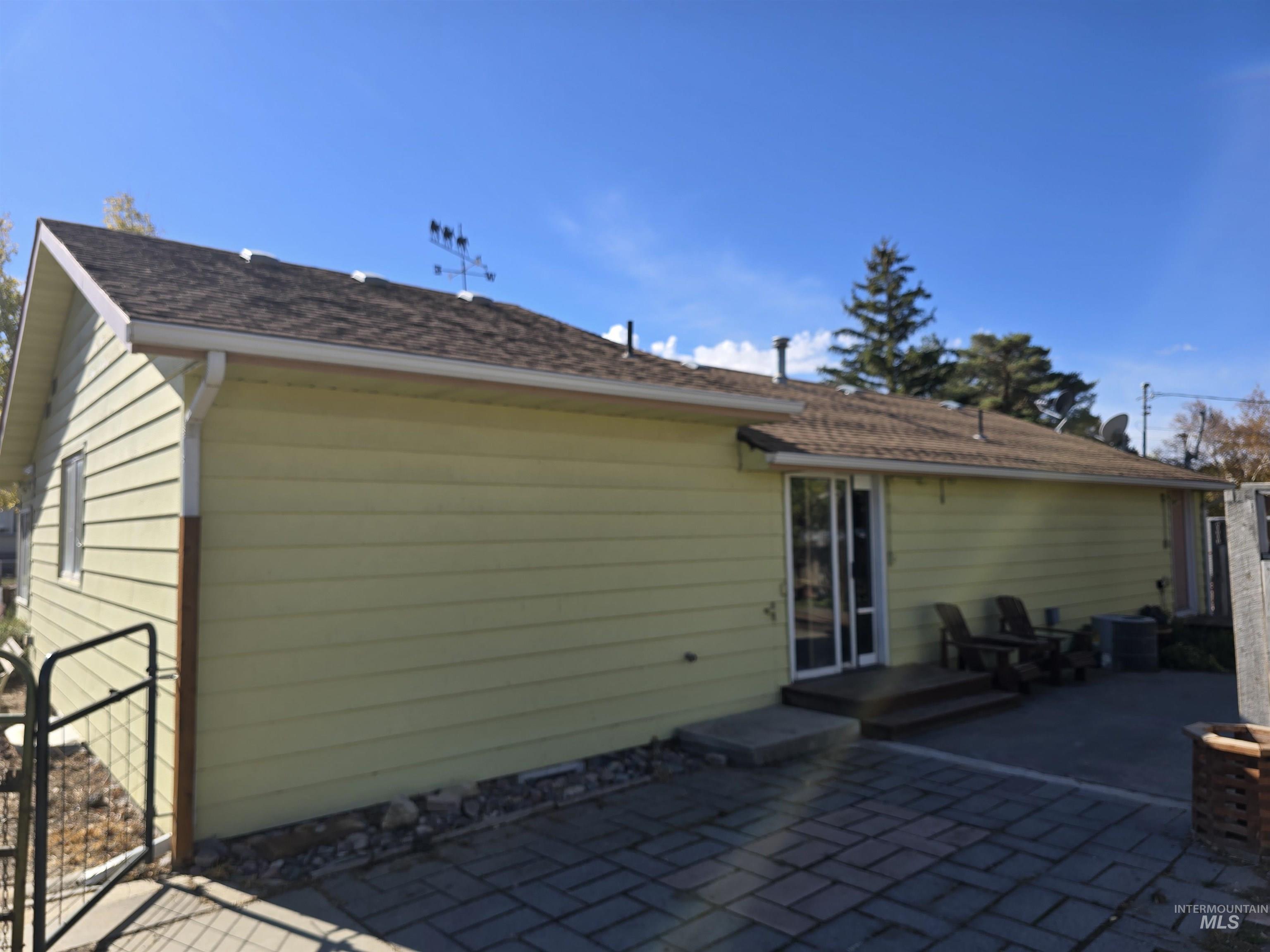 610 Monroe St. West, Kimberly, Idaho 83341, 3 Bedrooms, 2 Bathrooms, Residential For Sale, Price $324,900,MLS 99004197