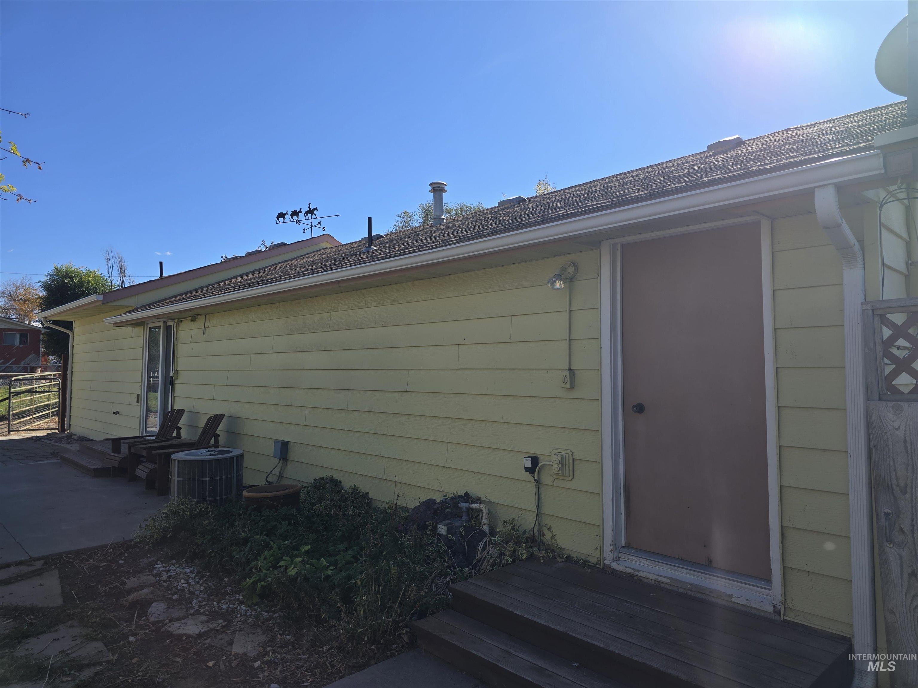 610 Monroe St. West, Kimberly, Idaho 83341, 3 Bedrooms, 2 Bathrooms, Residential For Sale, Price $324,900,MLS 99004197