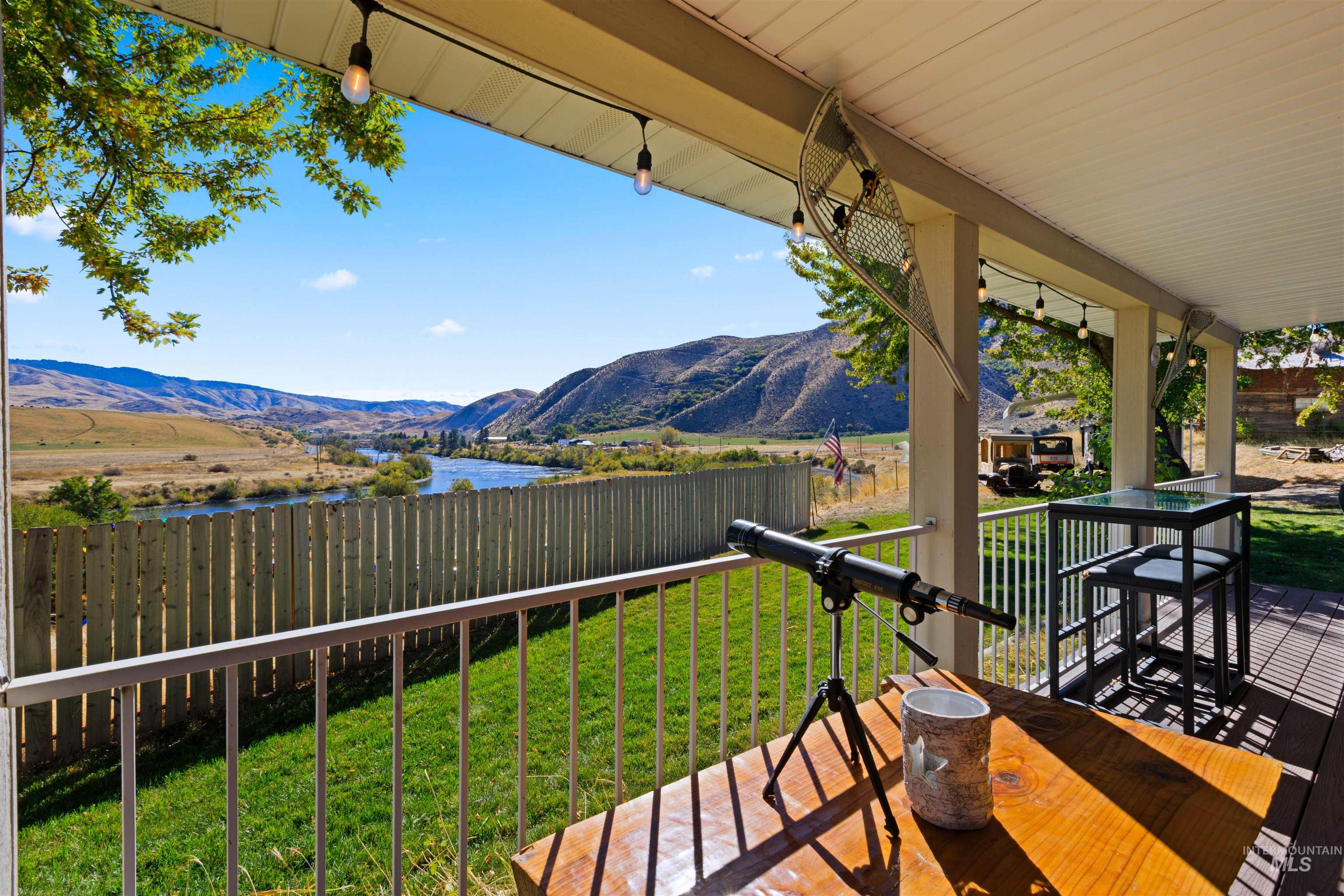 26 Watson Lane, Horseshoe Bend, Idaho 83629, 2 Bedrooms, 2 Bathrooms, Residential For Sale, Price $675,000,MLS 99004202
