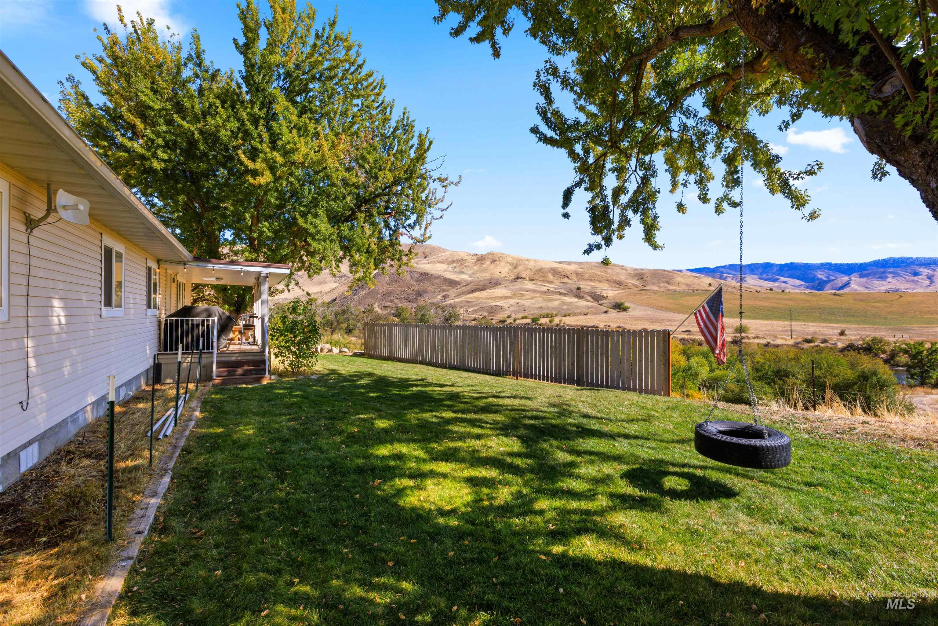 26 Watson Lane, Horseshoe Bend, Idaho 83629, 2 Bedrooms, 2 Bathrooms, Residential For Sale, Price $675,000,MLS 99004202
