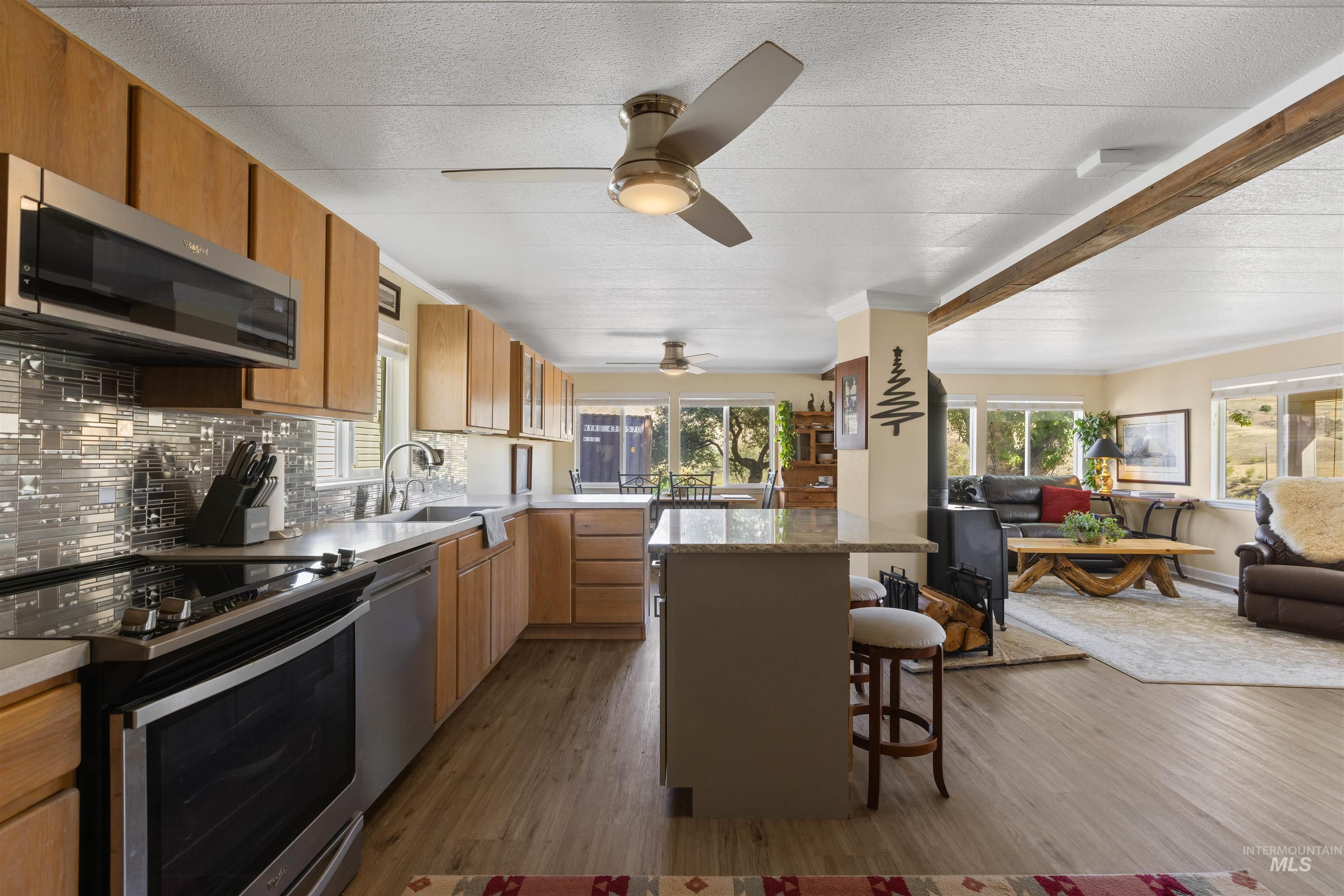 26 Watson Lane, Horseshoe Bend, Idaho 83629, 2 Bedrooms, 2 Bathrooms, Residential For Sale, Price $675,000,MLS 99004202