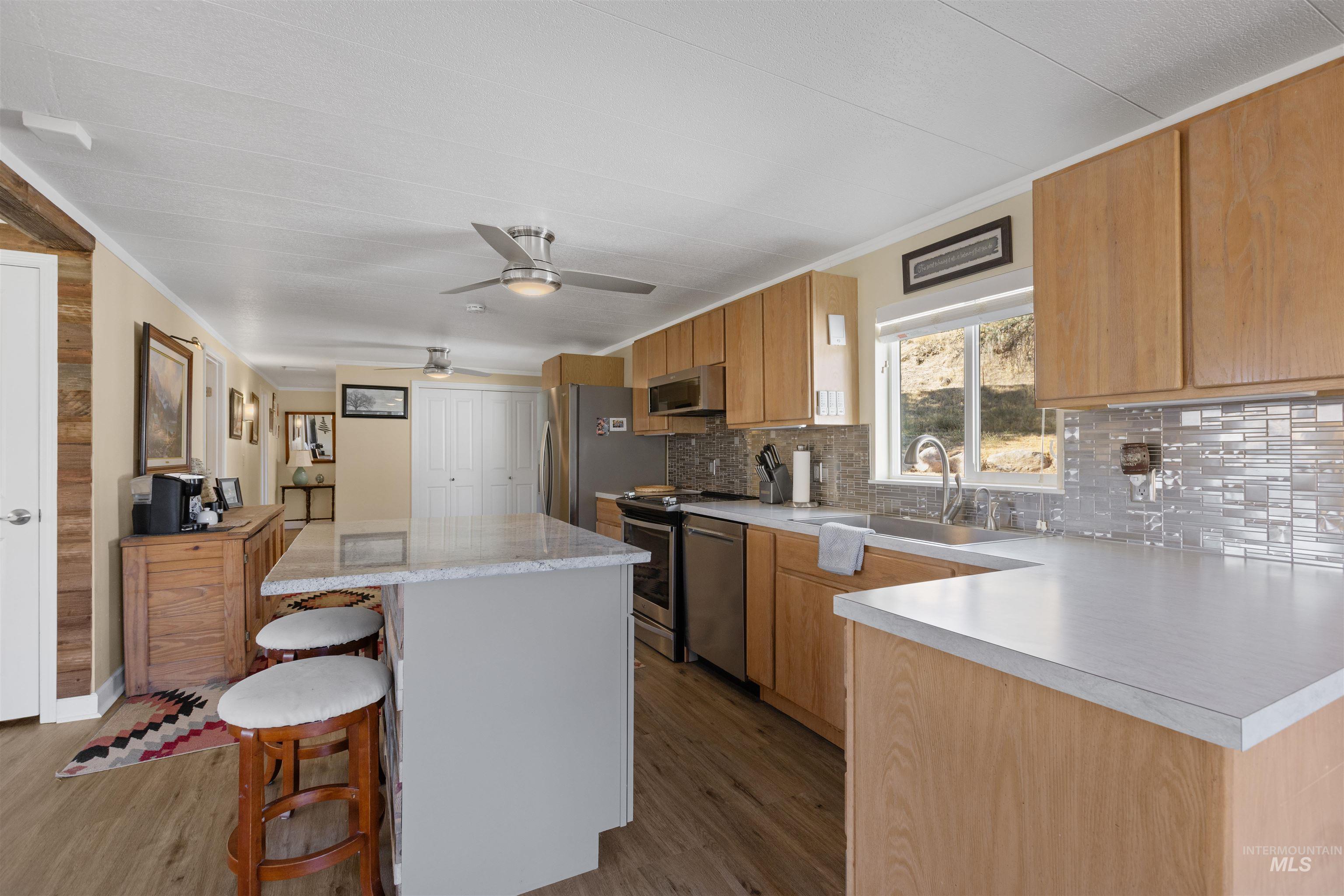 26 Watson Lane, Horseshoe Bend, Idaho 83629, 2 Bedrooms, 2 Bathrooms, Residential For Sale, Price $675,000,MLS 99004202