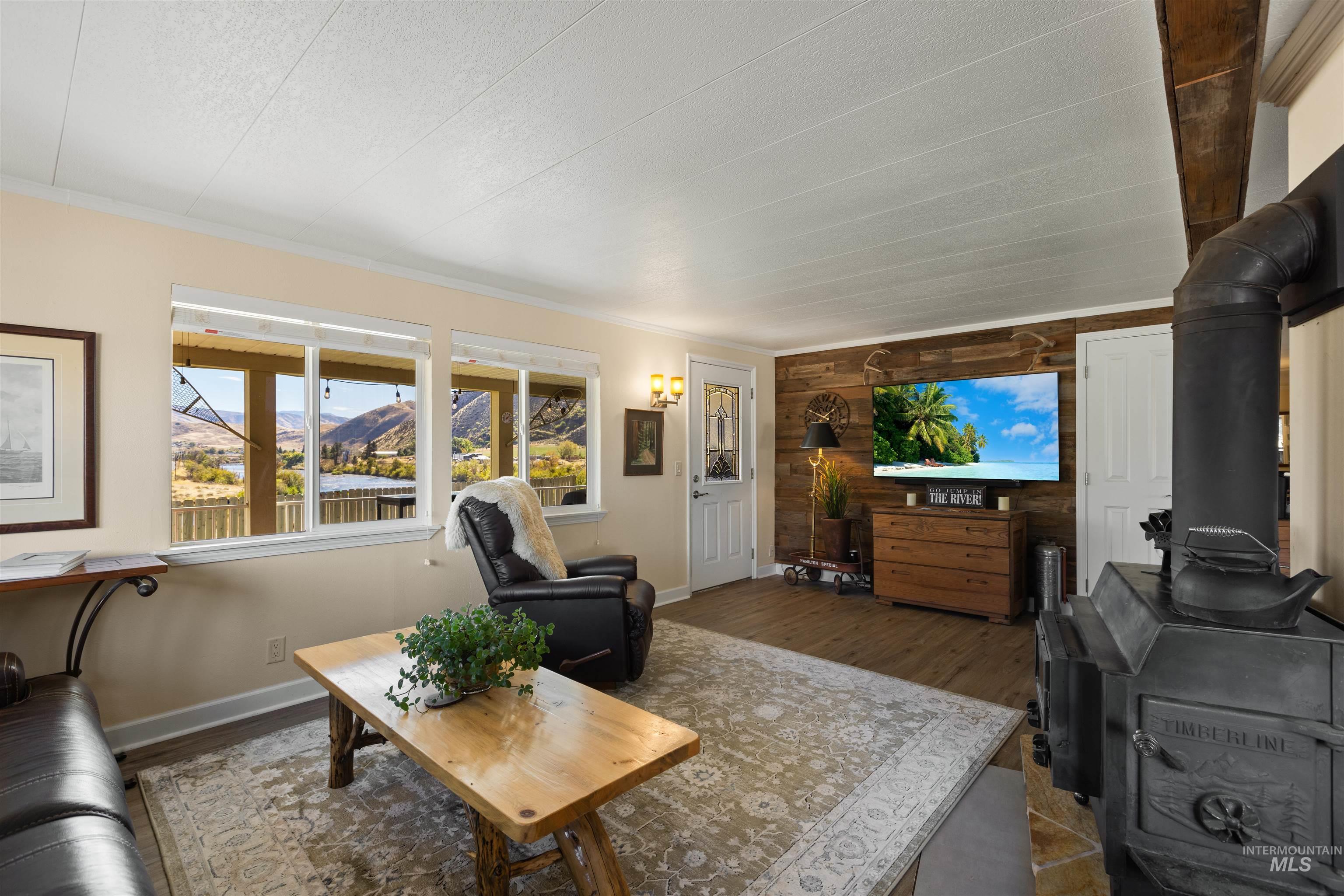 26 Watson Lane, Horseshoe Bend, Idaho 83629, 2 Bedrooms, 2 Bathrooms, Residential For Sale, Price $675,000,MLS 99004202