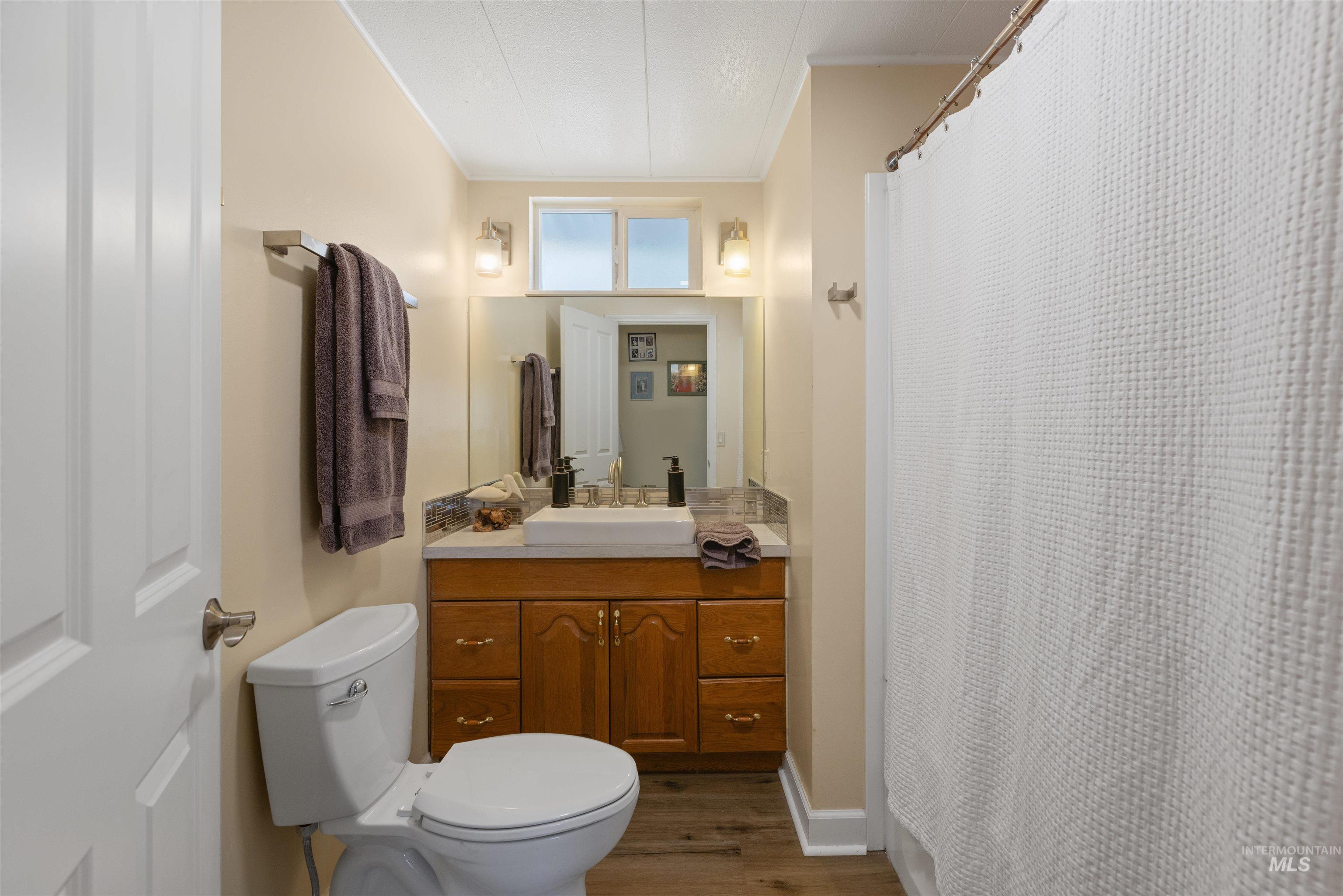 26 Watson Lane, Horseshoe Bend, Idaho 83629, 2 Bedrooms, 2 Bathrooms, Residential For Sale, Price $675,000,MLS 99004202