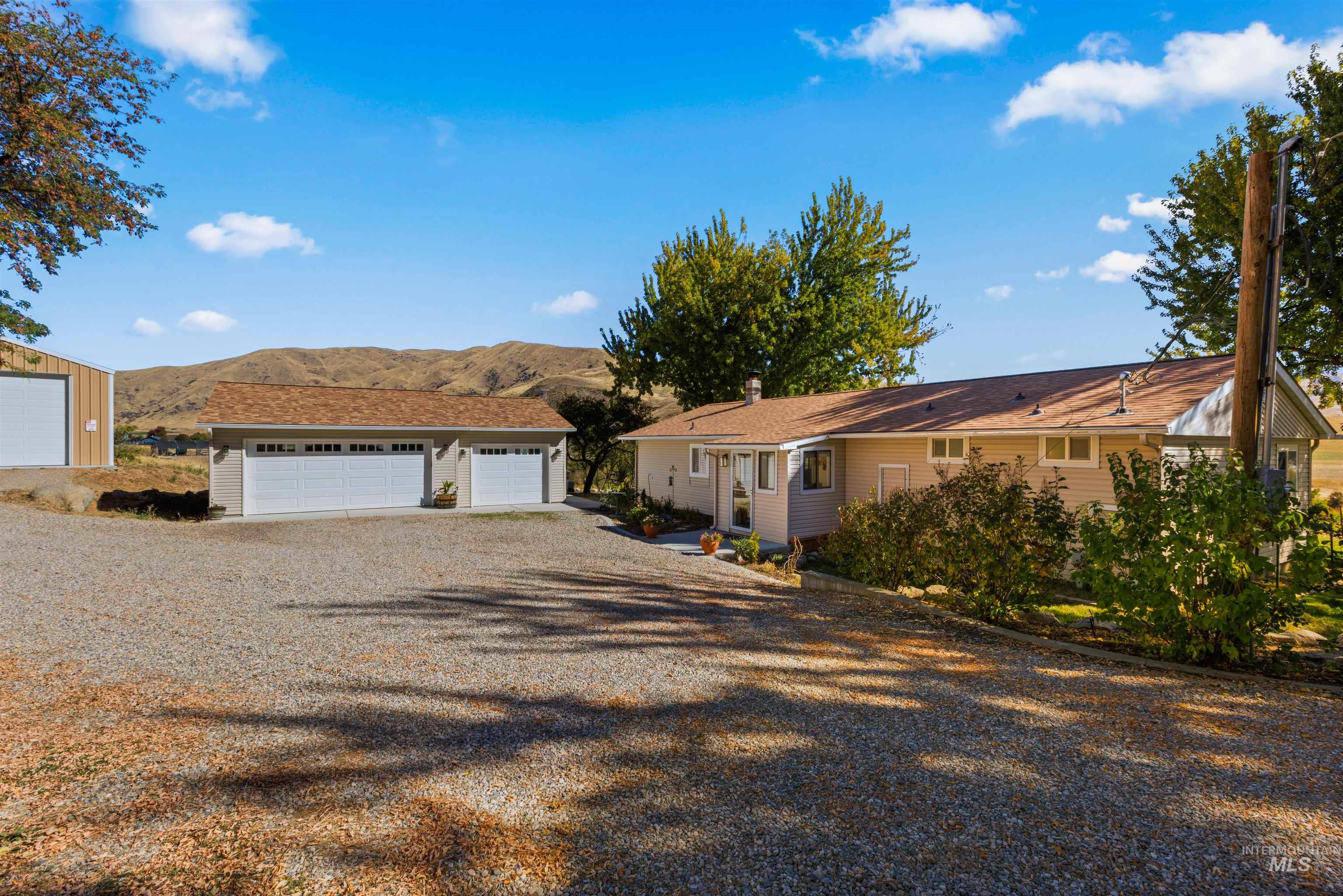 26 Watson Lane, Horseshoe Bend, Idaho 83629, 2 Bedrooms, 2 Bathrooms, Residential For Sale, Price $675,000,MLS 99004202